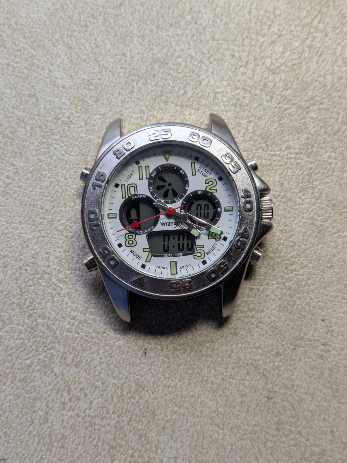 Wrangler Hero 91602BW Watch 30 Meters Water Resistant-FOR PARTS ONLY