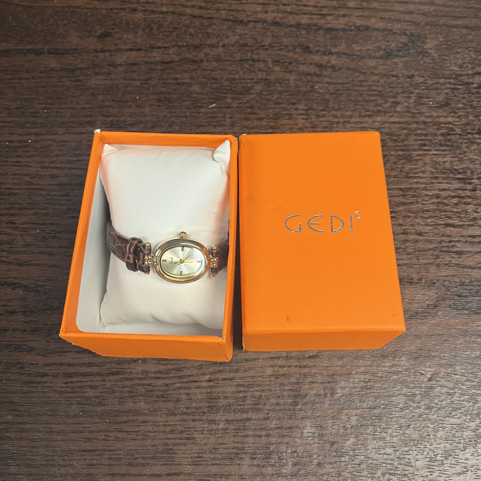 Gedi Watch Womens Gold Tone Oval Case Brown Strap Elegant Dress Quartz Boxed