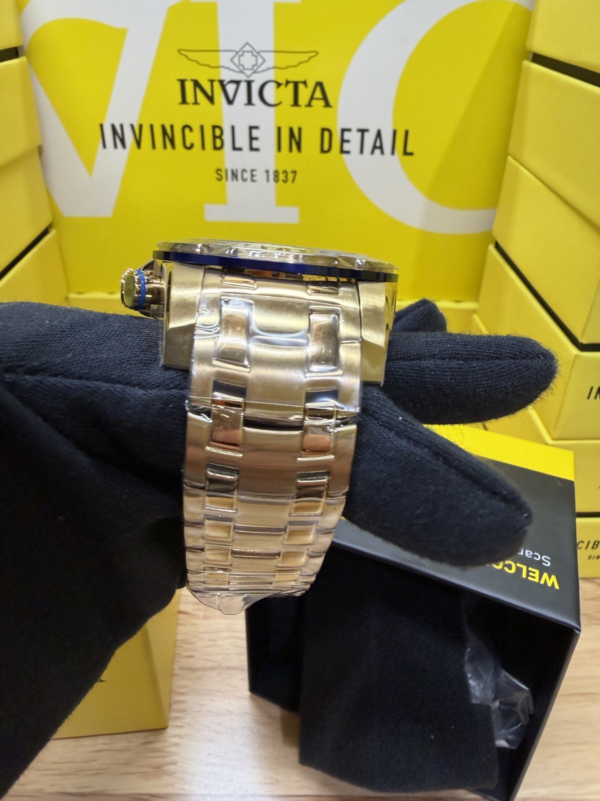 Invicta Pro Diver Scuba 22320 Men’s 50mm Gold Blue Bezel Gold Dial Quartz Chrono