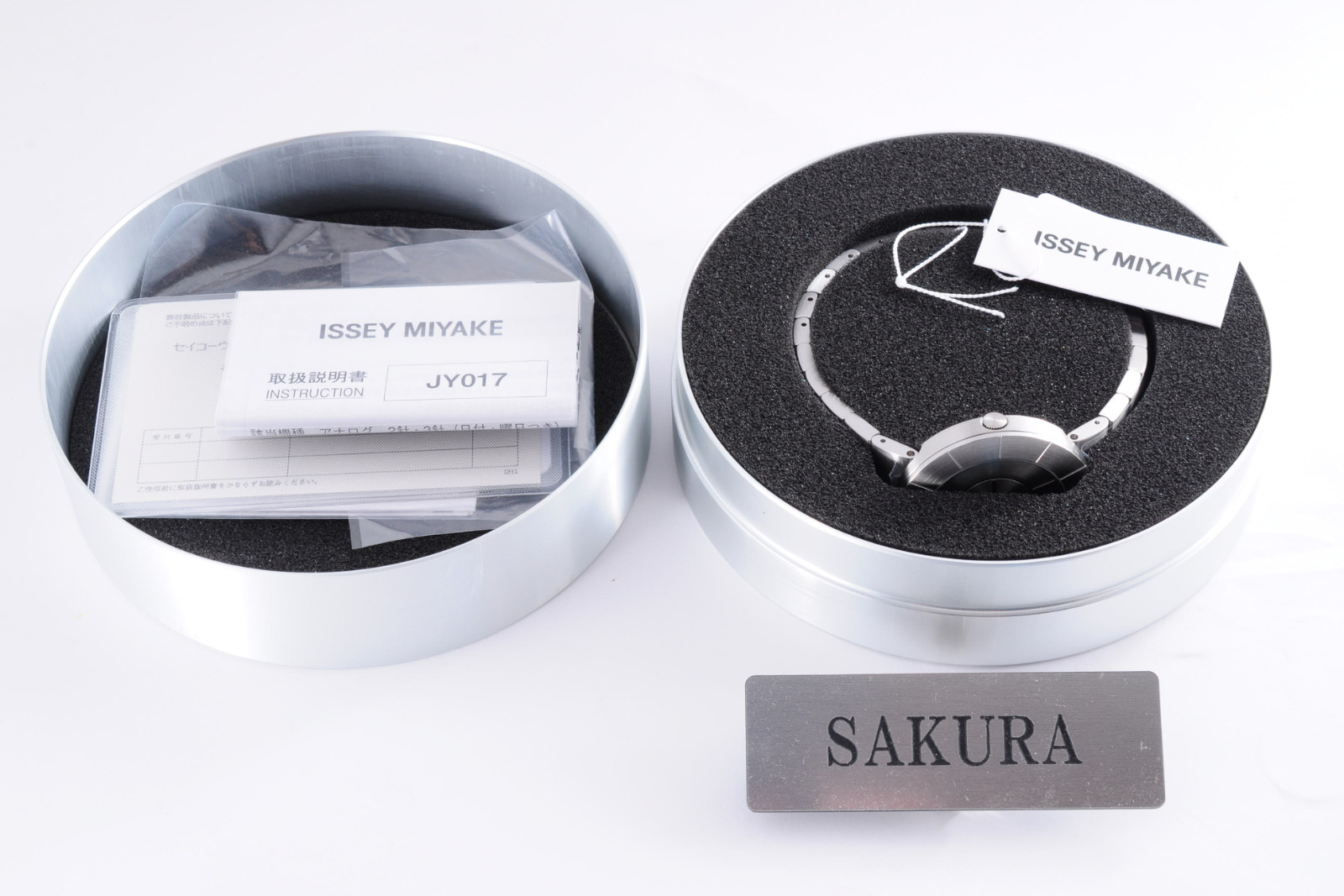 NY0N001 Issey Miyake To Tio Yoshioka Tokujin Designed IM-SILAN001 CITIZEN WATCH