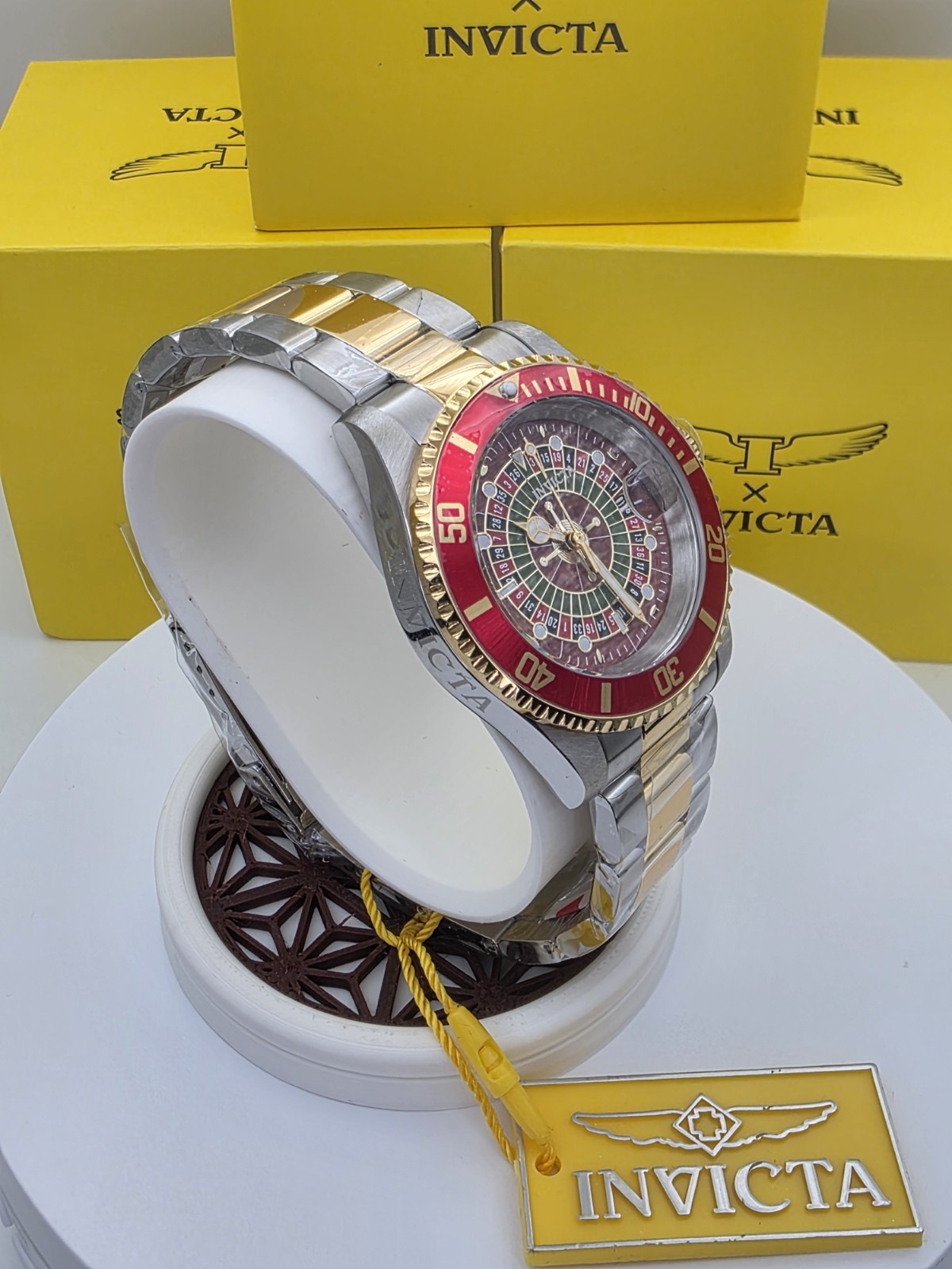 Invicta Pro Diver Roulette Casino Red Dial 40mm Two Tone Quartz Men’s Watch New
