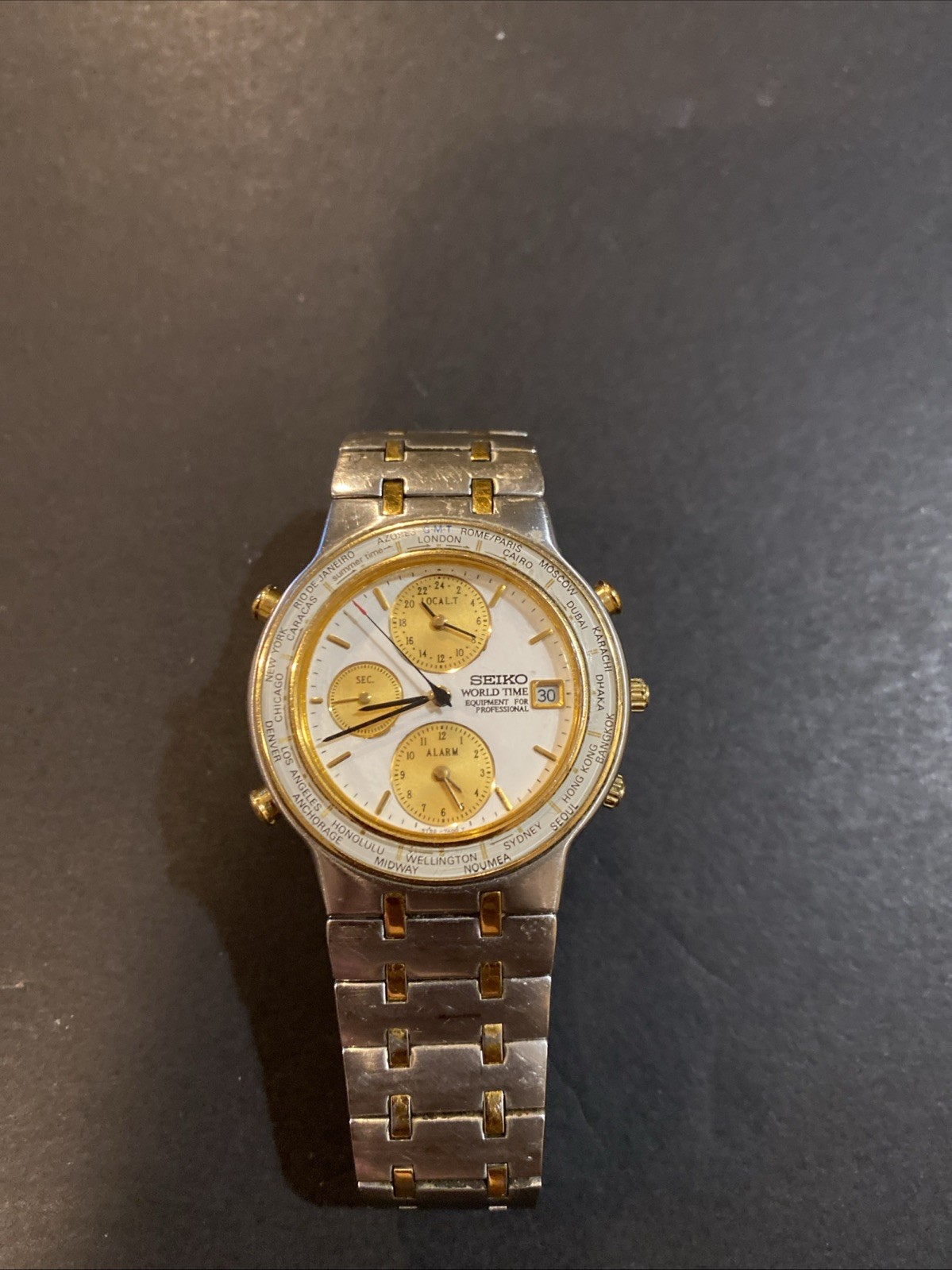VINTAGE SEIKO QUARTZ WORLD TIMER WRIST WATCH 5T52-7A00 W/DATE