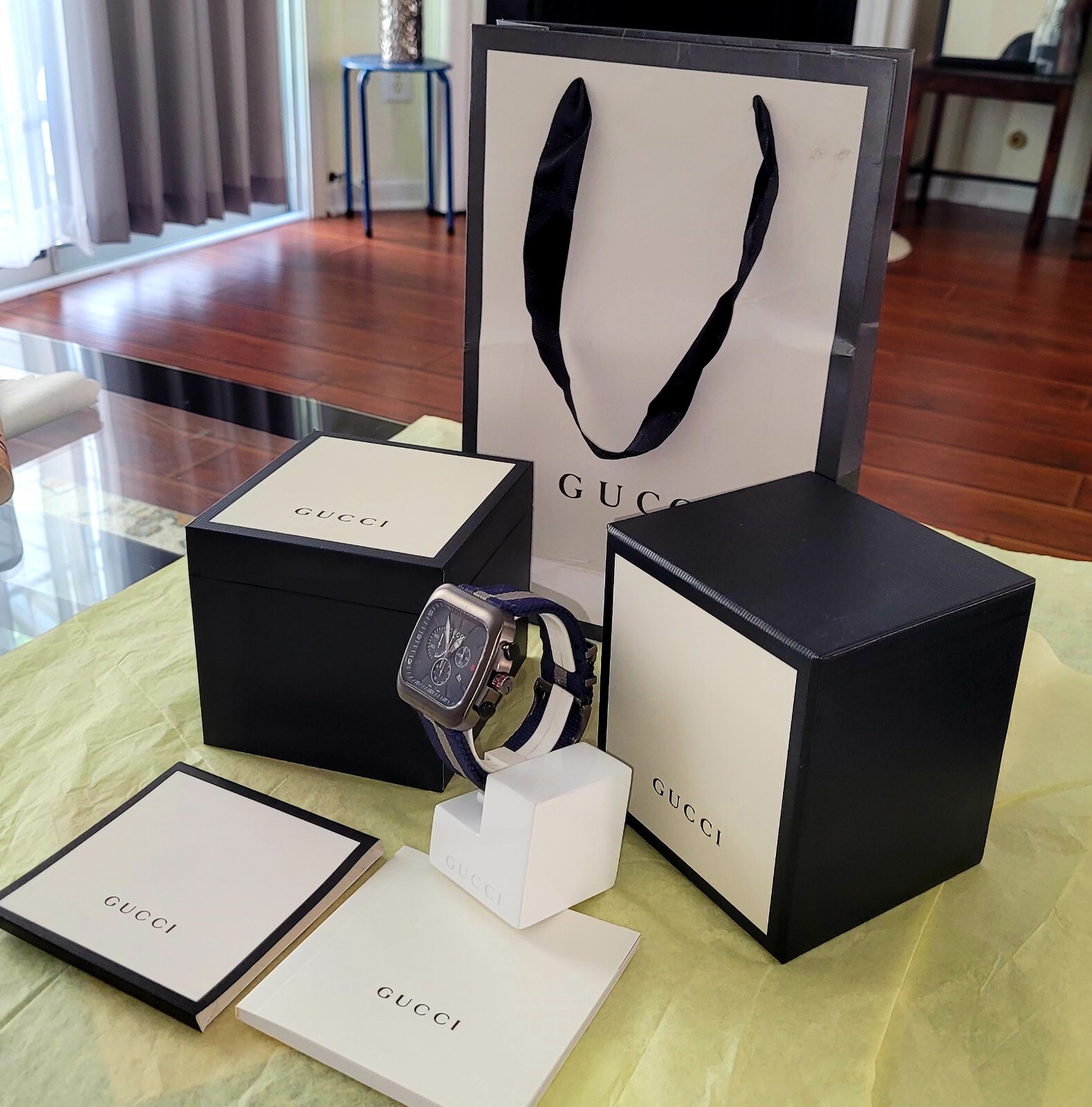Gucci Coupe Chronogra,Authentic,Near Mint,Hardly Worn,Mens,45MM,Box,Bag,Booklet.