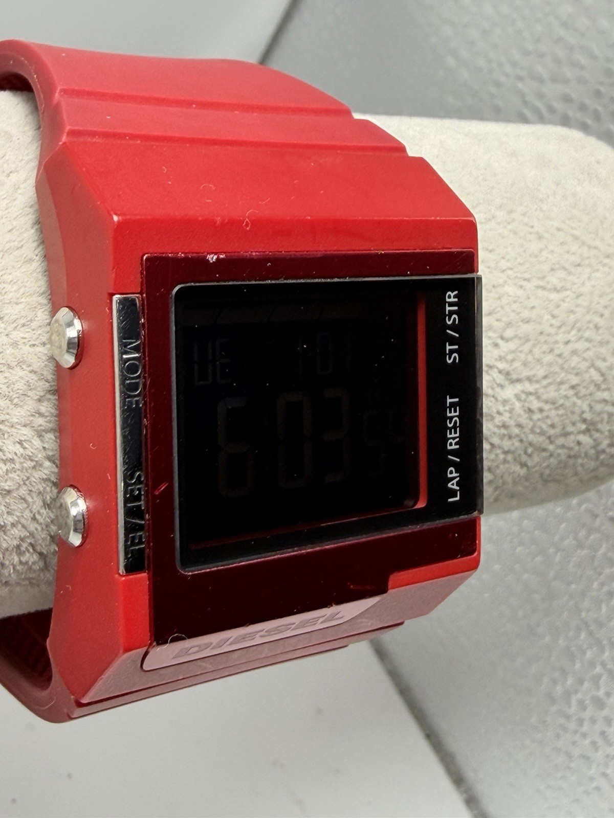 Diesel DZ-7132 New Battery Mens Digital Watch 38MM 8″ Red Rubber Band