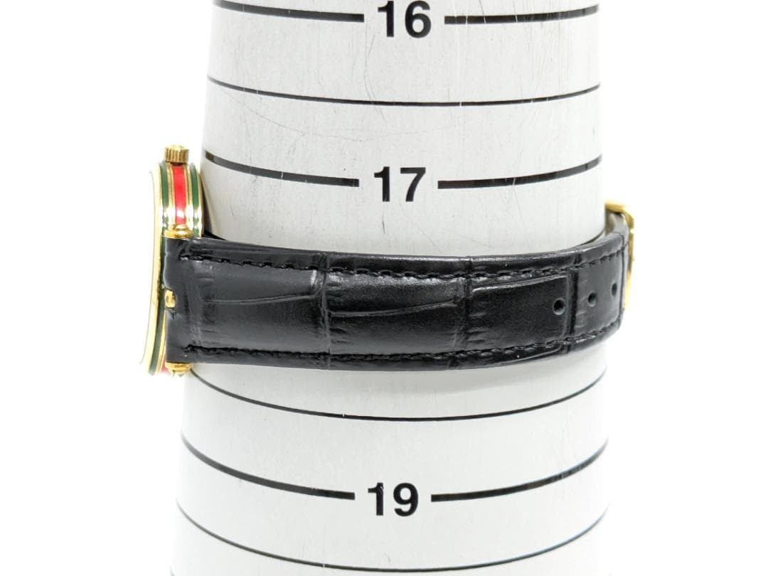 Gucci Shelly Line Quartz Round Watch Red Gold Black Japan 071830