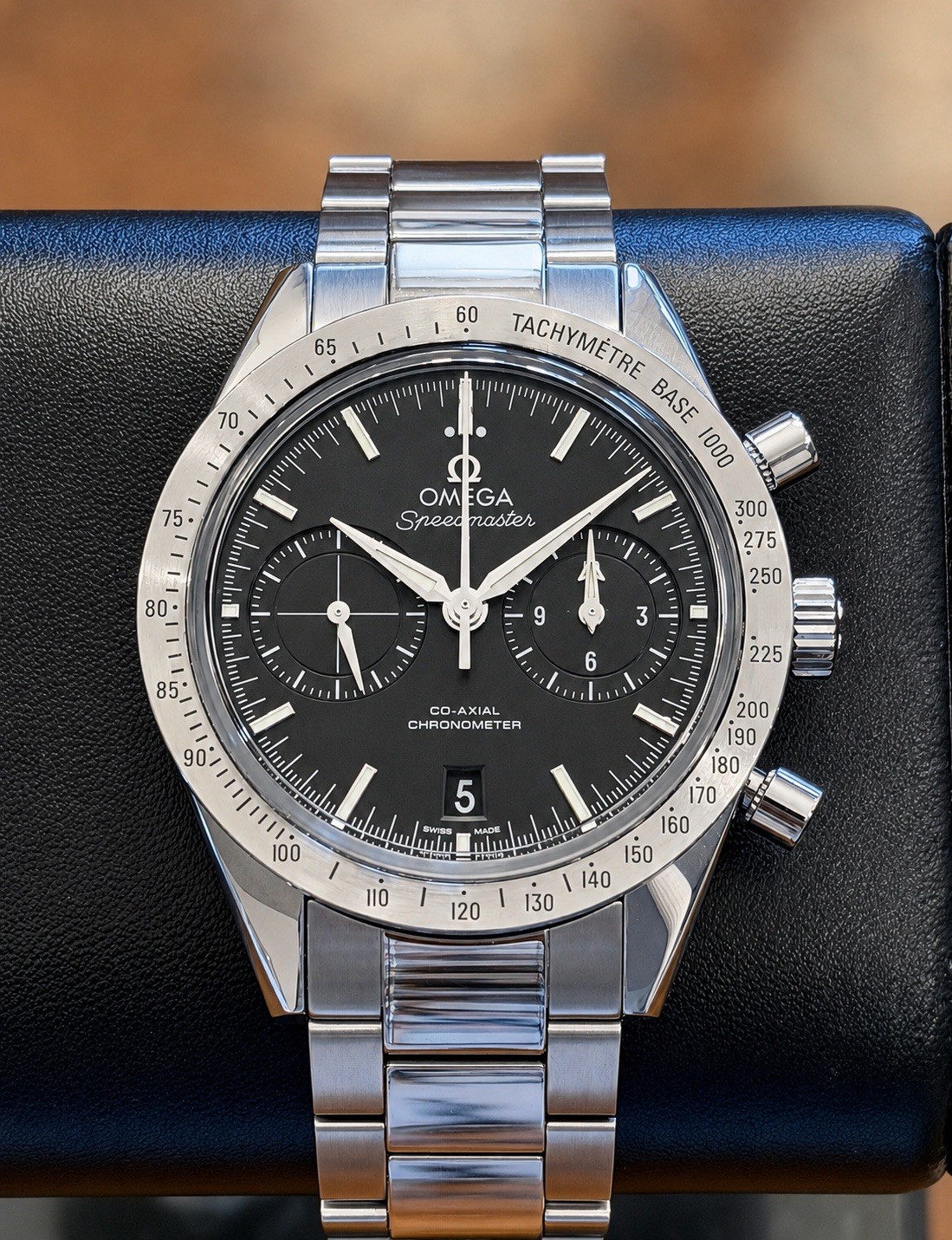 OMEGA Speedmaster Coaxial 57 41.5M 331.10.42.51.01.001 Black Dial B&P Mint