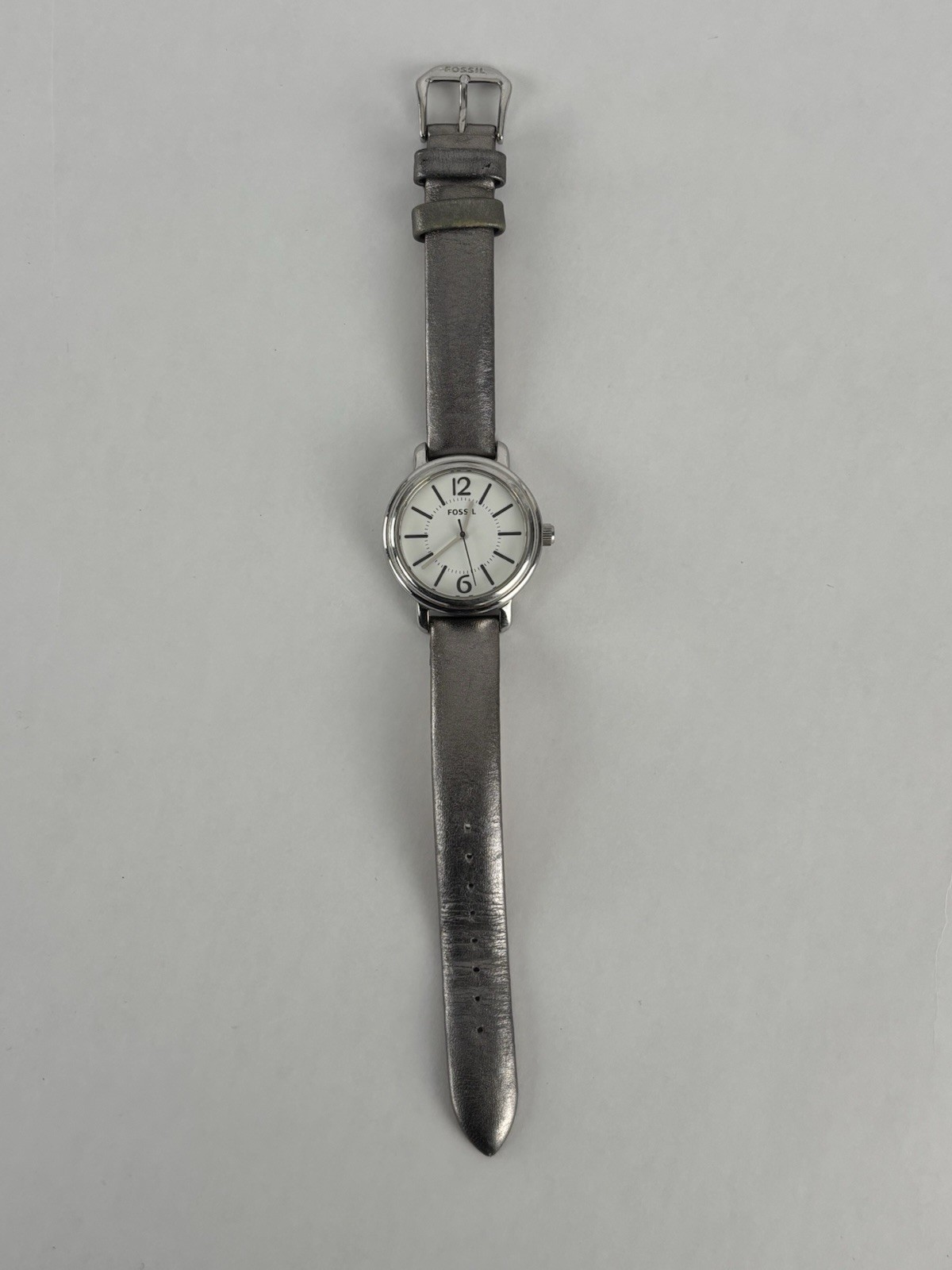 Fossil ES-2706 30mm Silver Tone Quartz Watch w/Silver Leather Band & New Battery