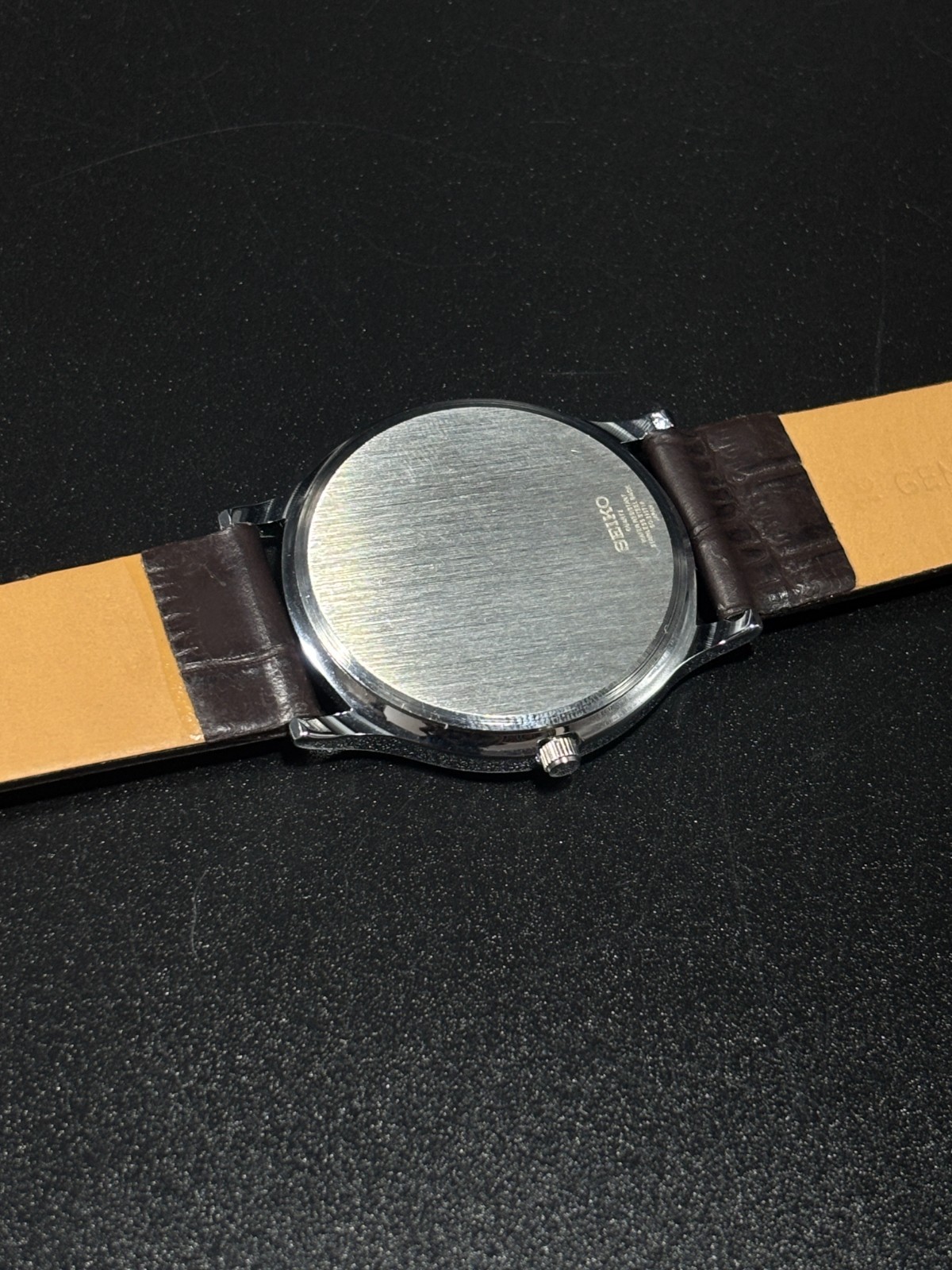 Vintage Seiko Slim Men’s Leather Strap Wrist watch-Roman Dial
