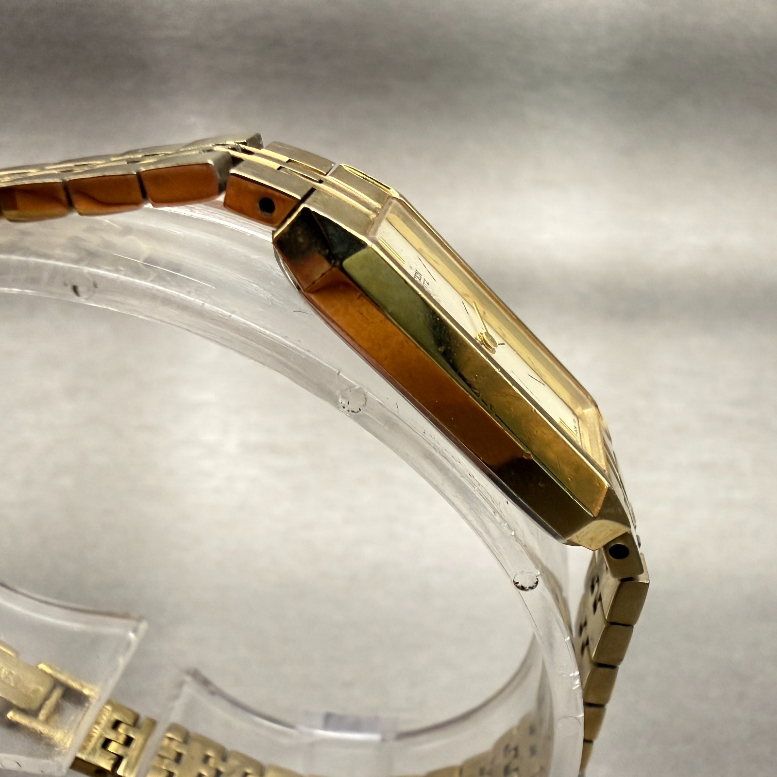 Citizen Watch Women 13mm Champagne Dial Gold Tone Rectangle 5421-S96460 New Batt