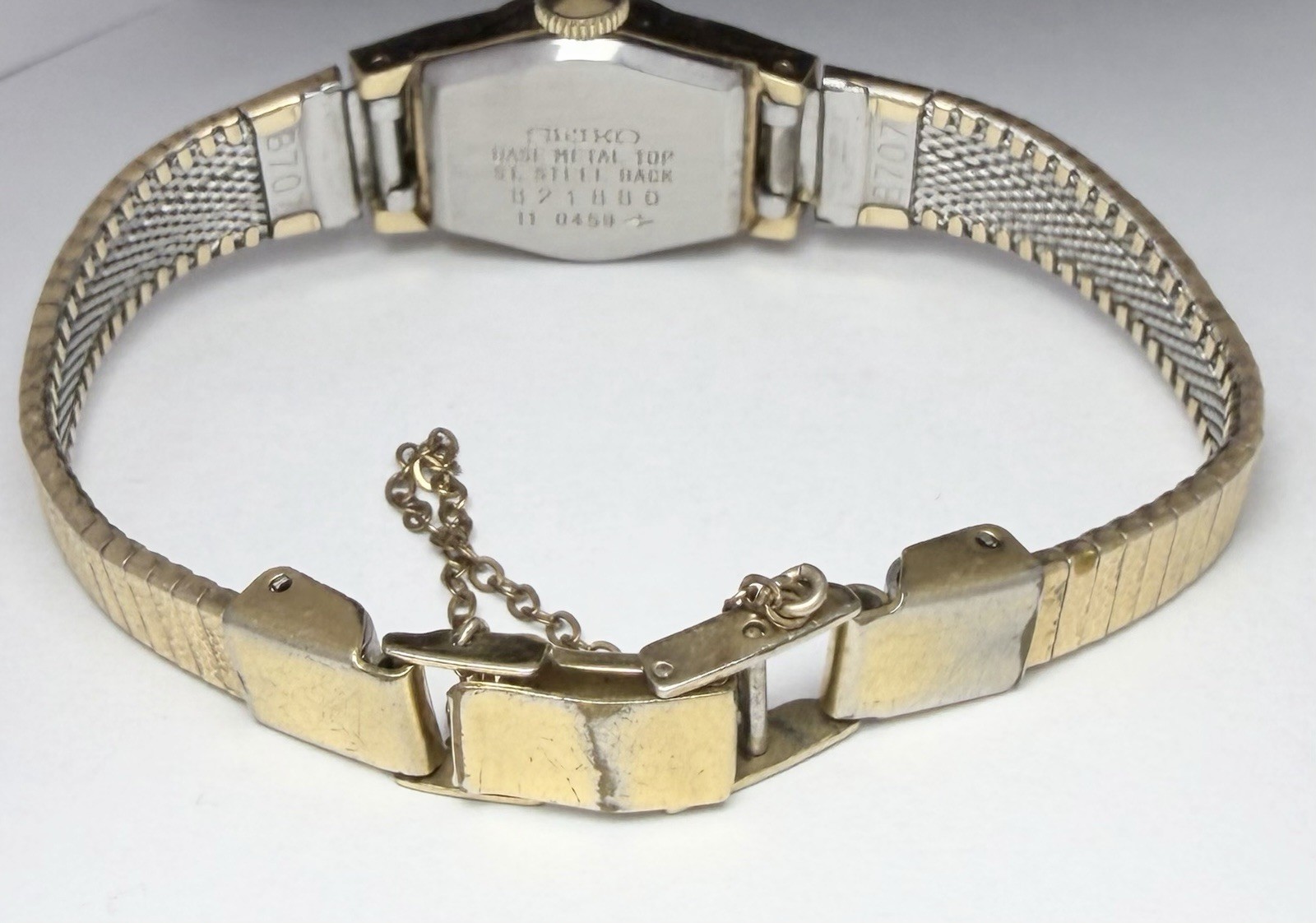 Vintage Seiko Womens Watch 16mm Champagne Dial Gold Tone Manual 11-0459 6”