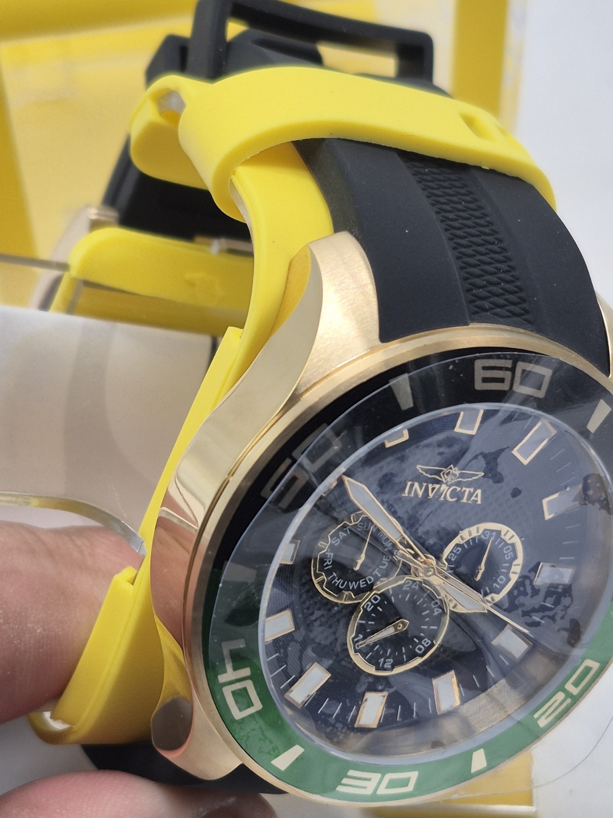 Invicta Men’s Quartz Analog Watch Black Dial Green/Black Bezel Gold Case Box