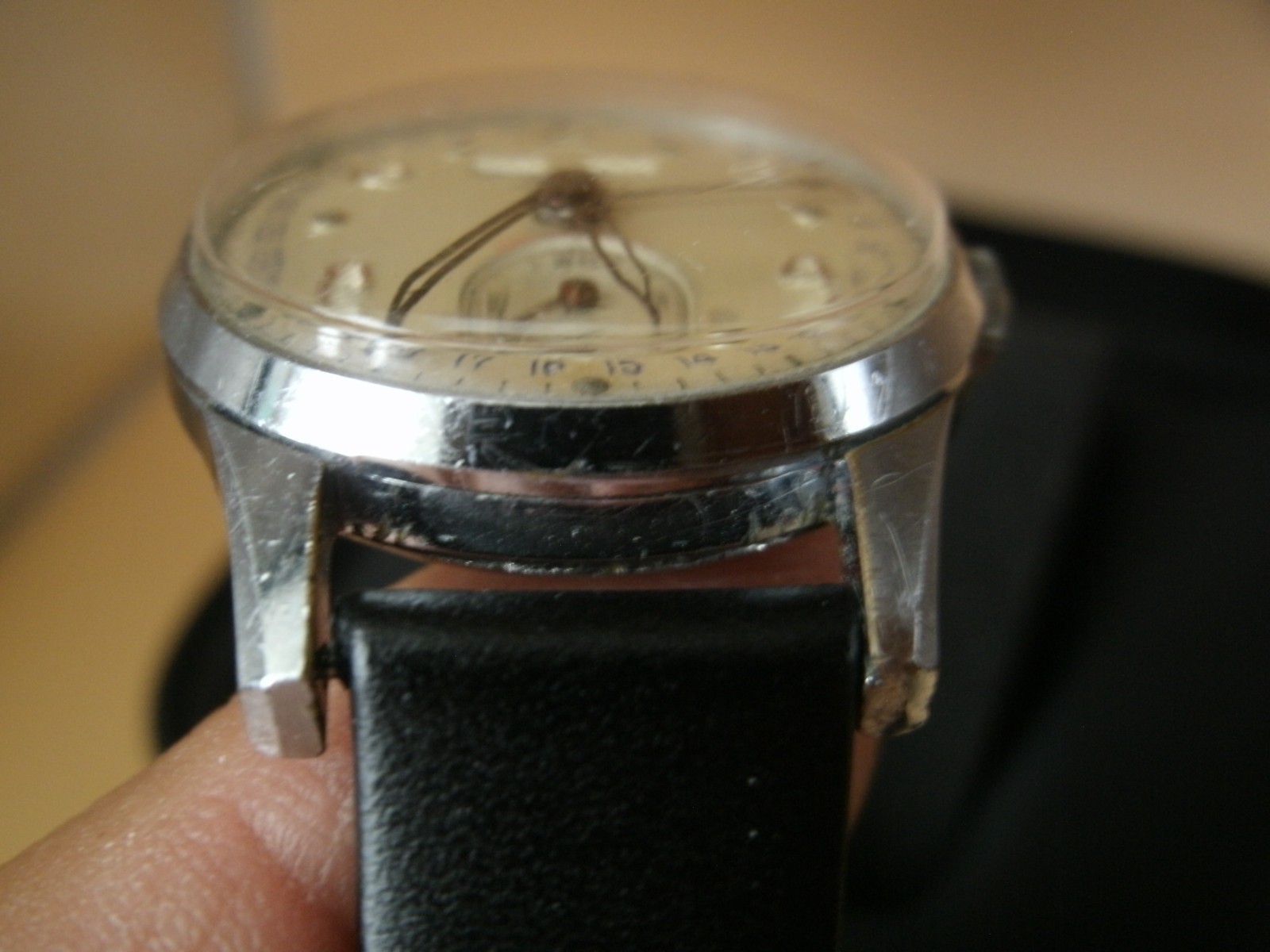 1950s Swiss Ruko triple calendar in working condition and keeping time