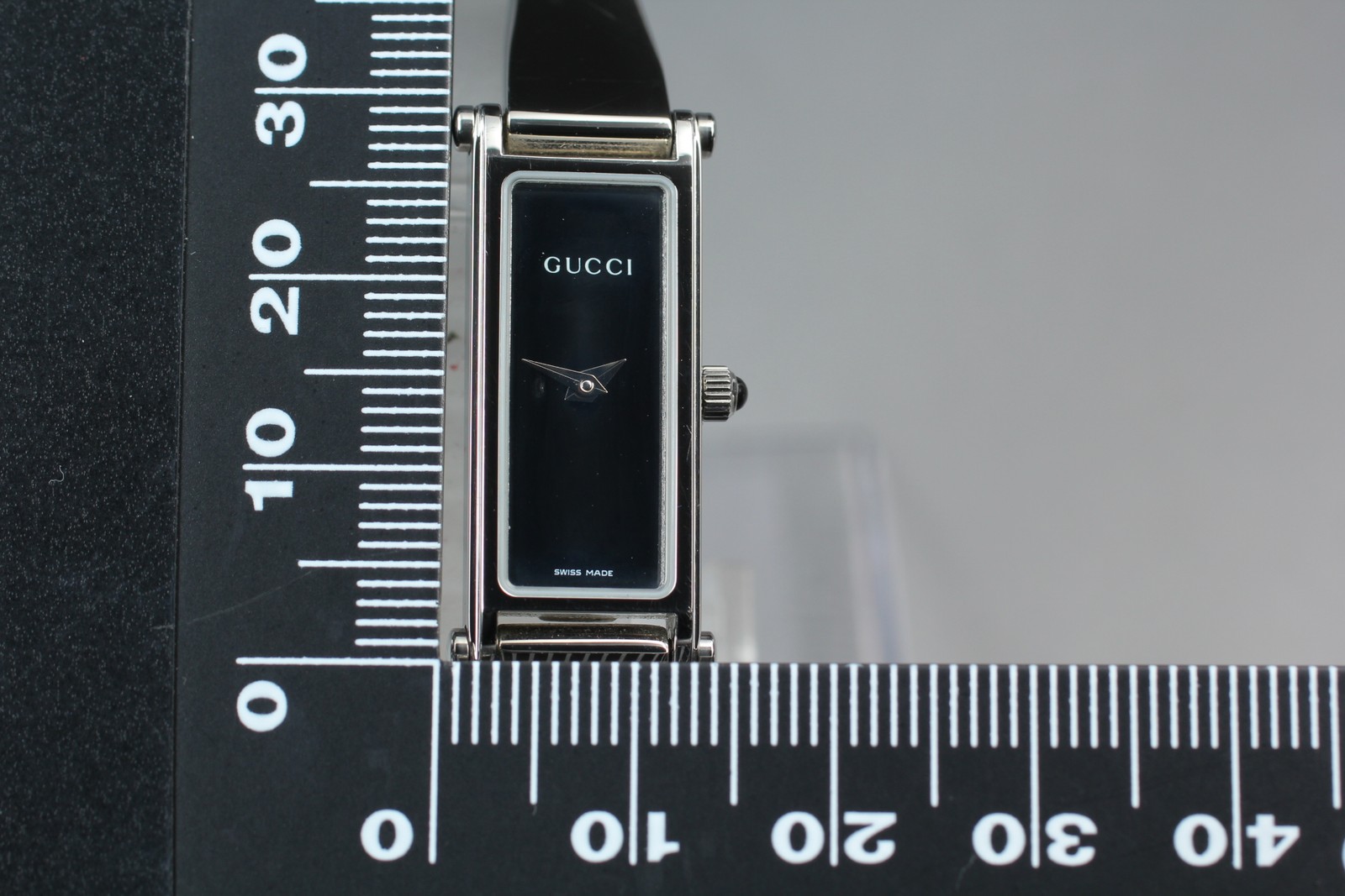 [Near MINT] Gucci 1500L 12mm Silver Dial Quartz Bangle Women’s Watch From JAPAN