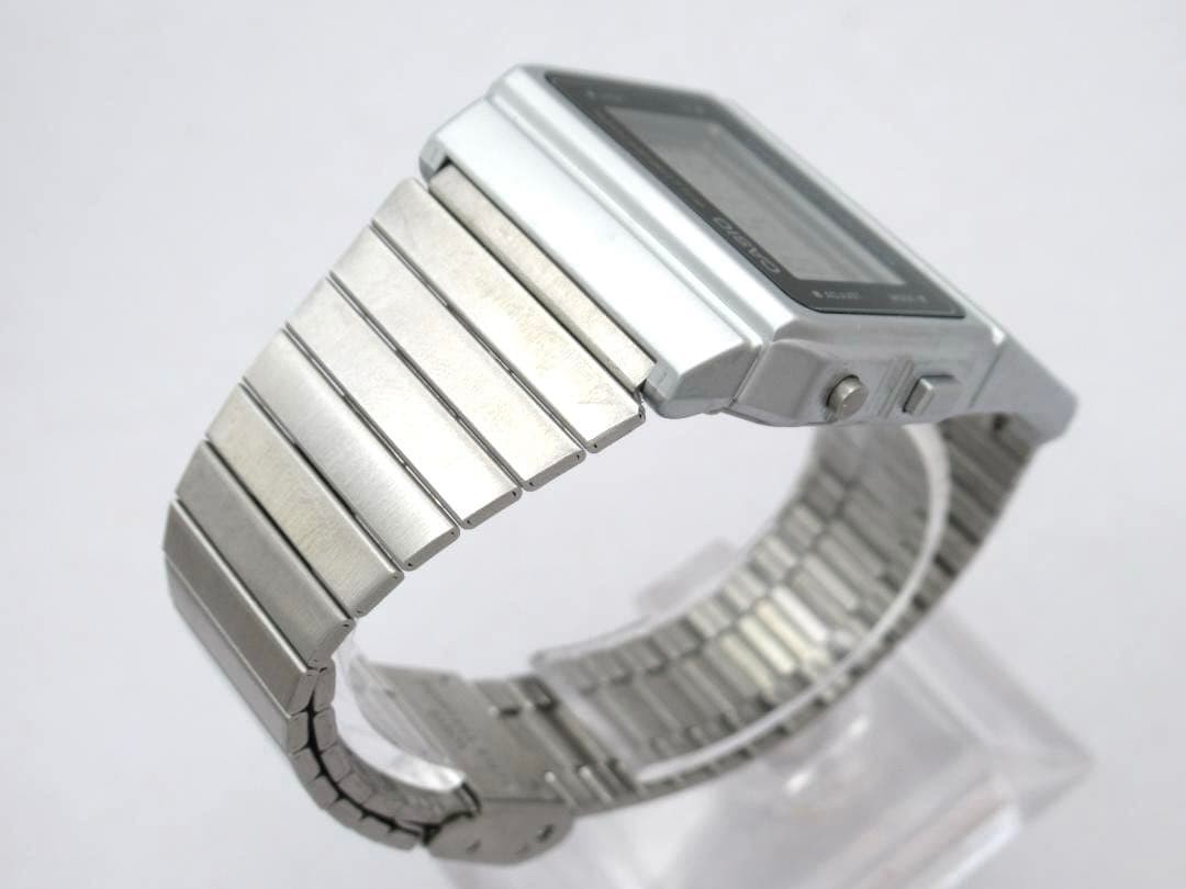 CASIO Data Bank DBC-611 Silver Retro Calculator Watch