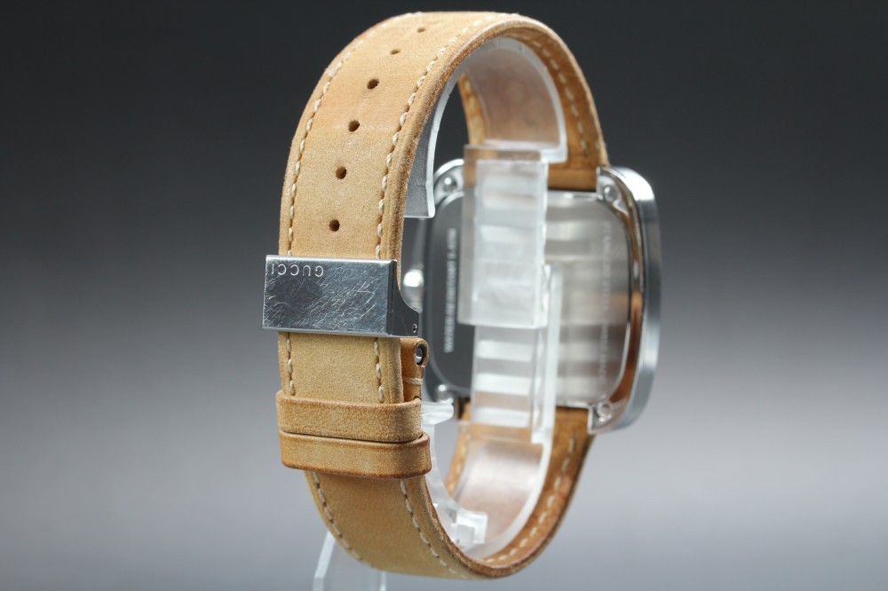 Near MINT GUCCI Coupe YA131301/131.3 Date Beige Square Quartz 40mm Men’s Watch