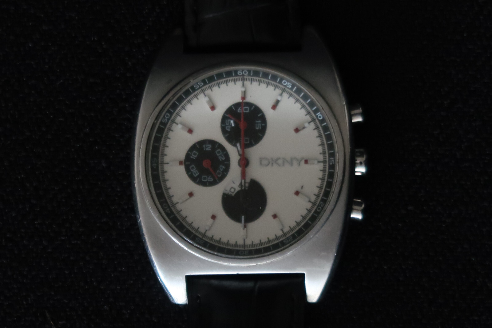 DKNY NY5082 QUARTZ CHRONOGRAPH TURTLE WATCH GREY BLACK AND RED FACE BLACK STRAP