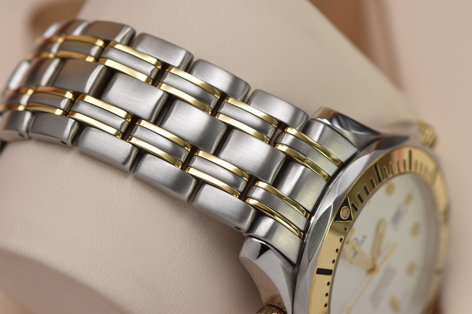Omega Seamaster Professional 300M 18K Gold & Steel 39.3MM Quartz 2342.20 #2152