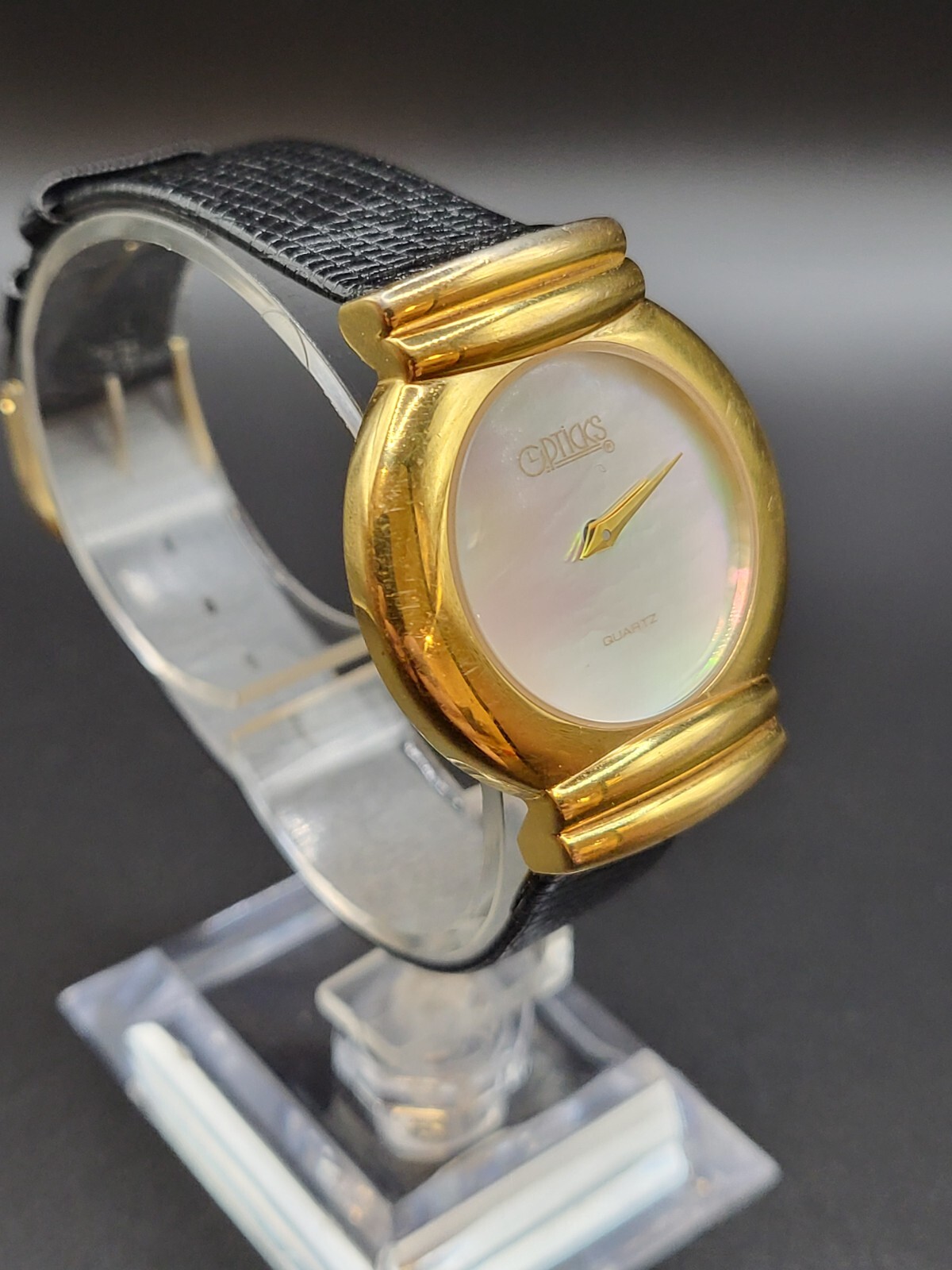 Vintage Optics Celebrity Watch International Ladies Quartz Watch 34 mm Leather