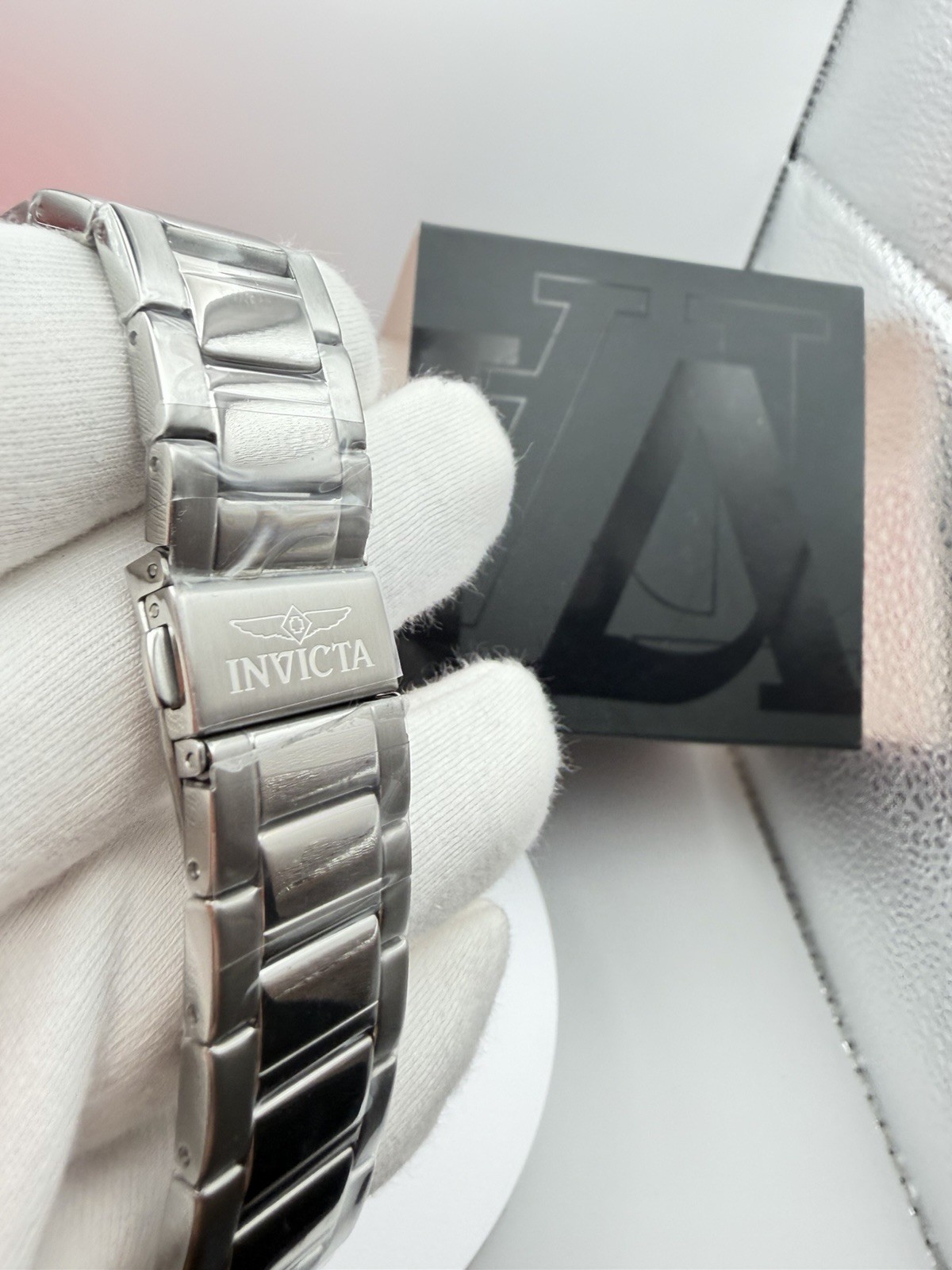 48493 Invicta