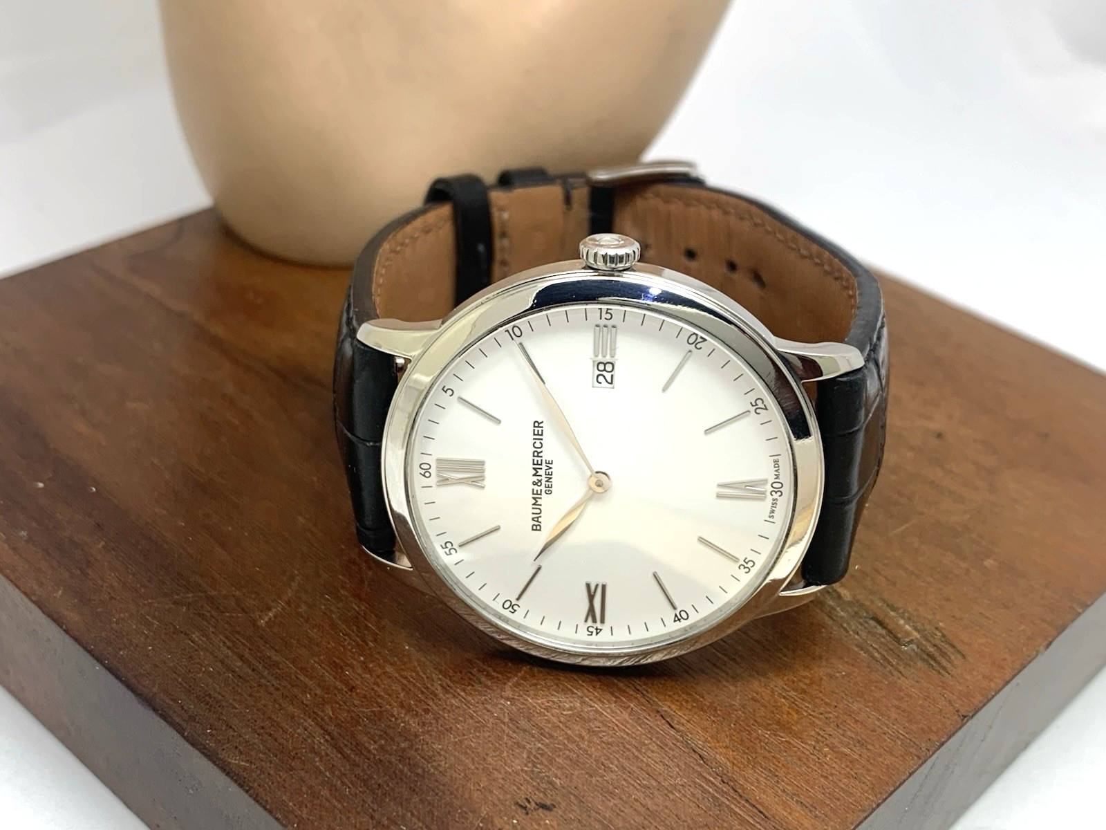 Baume & Mercier Men’s Watch 10323 Classima Swiss Quartz White Dial Leather 40mm