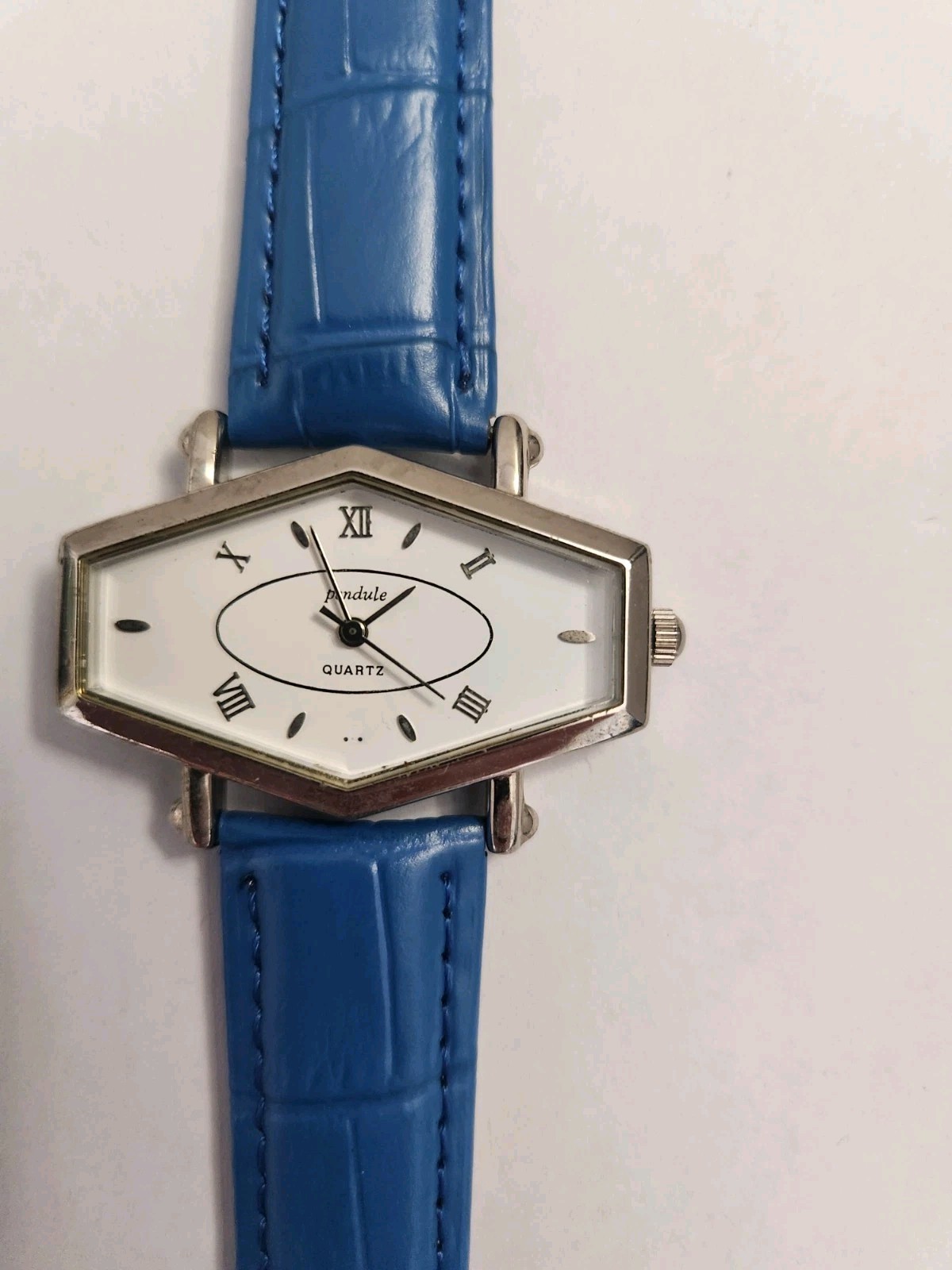 Pendule Quartz Tonneau Watch White Dial Roman Blue Strap
