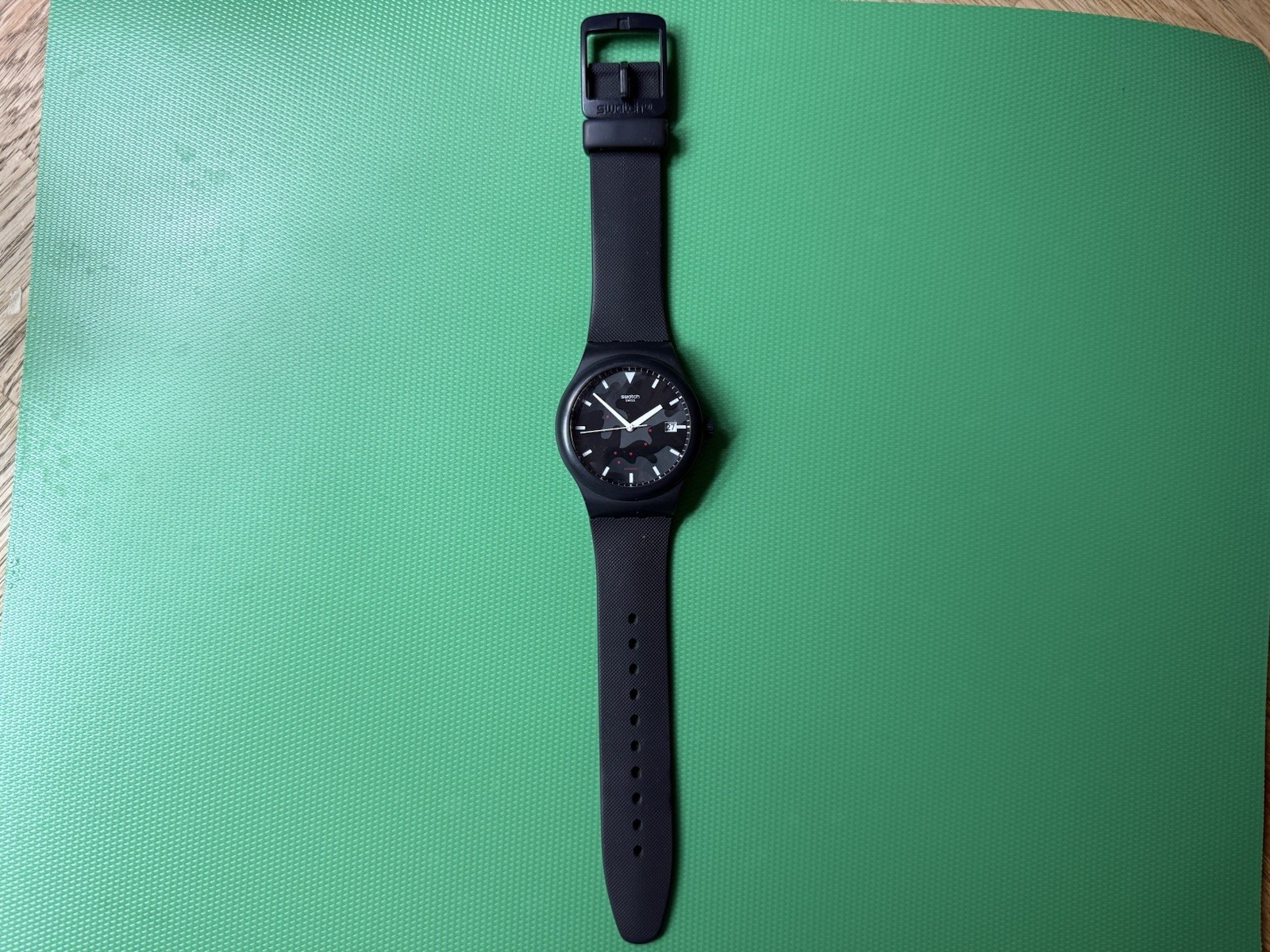 Swatch Sistem51 Clouds watch (model SUTA401) Read Description