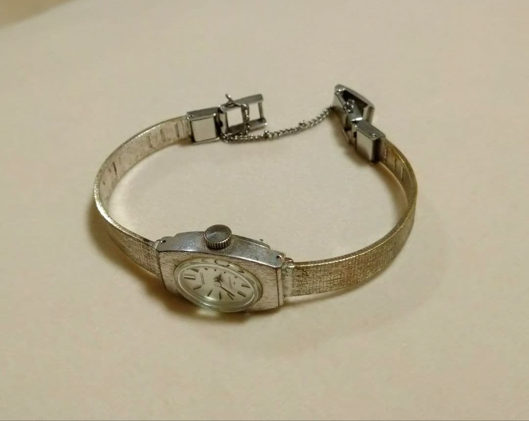 Seiko hand-wound watch, antique, for collection.