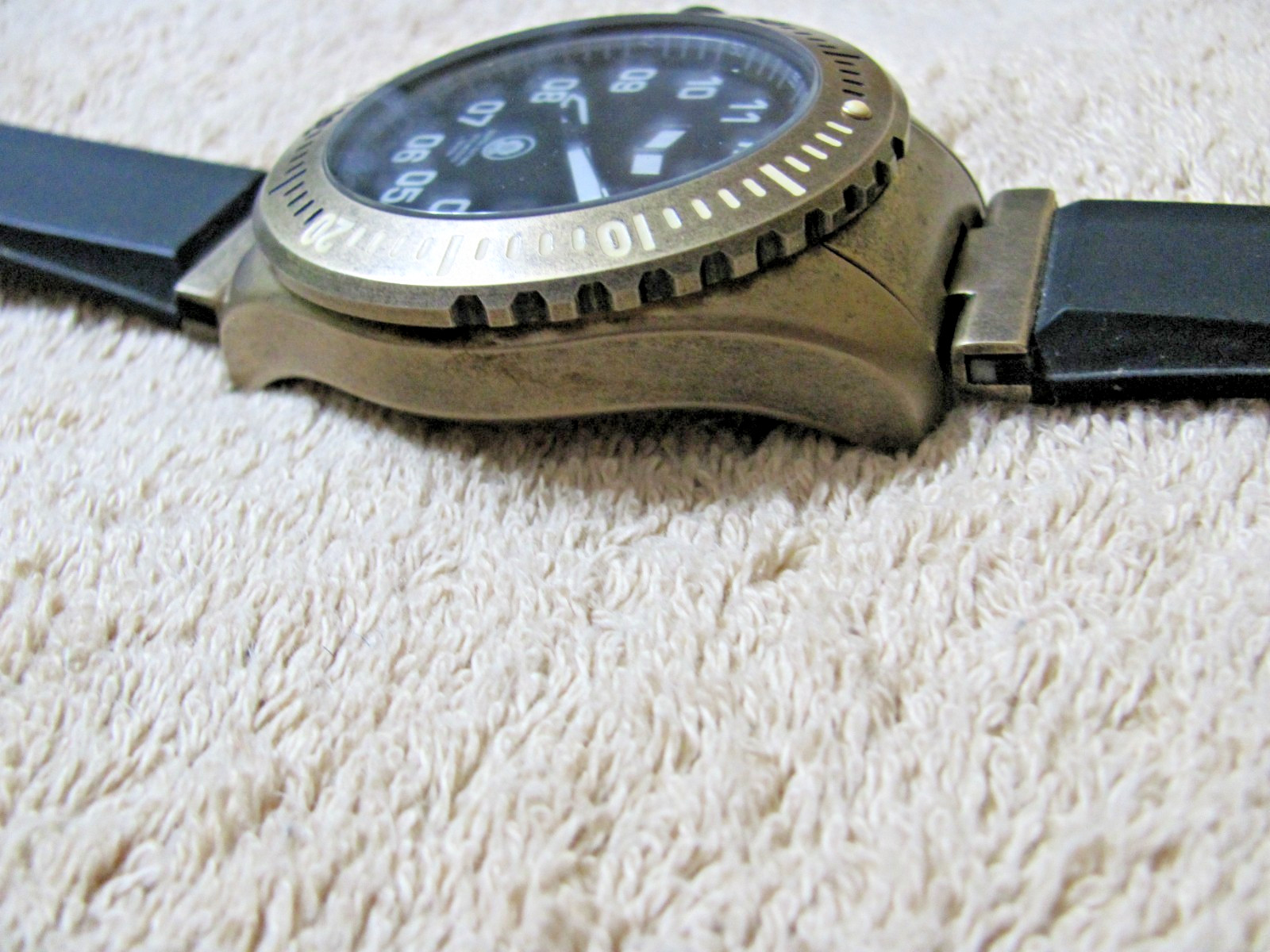 VESTAL ZR4 WATCH, BRONZE CASE, HEAVY, VESTAL RUBBER BAND, 30ATM, 300 METERS, NEW