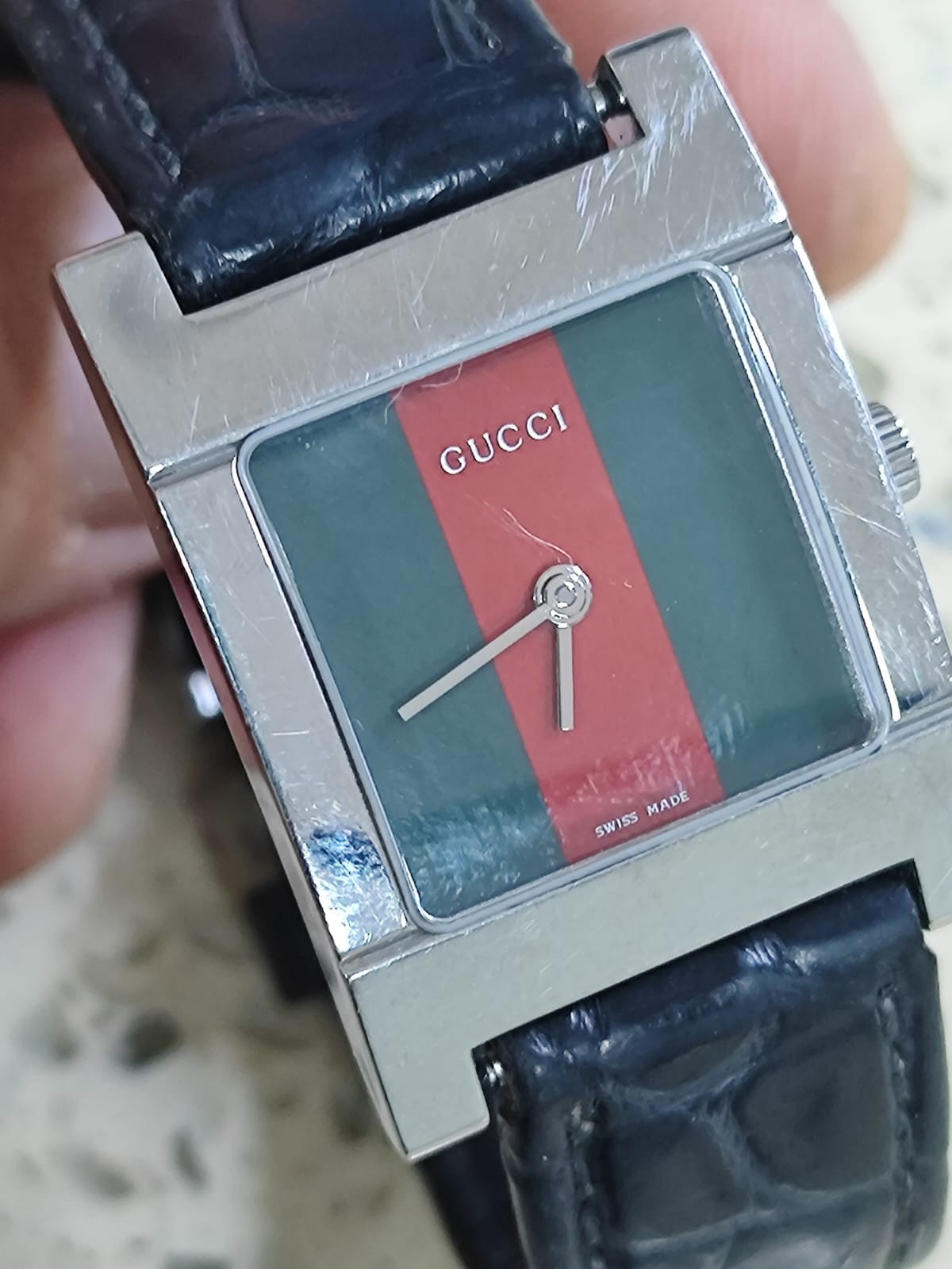 GUCCI Classic Green / Red Dial Black Leather Lady Watch 7700L Genuine Used