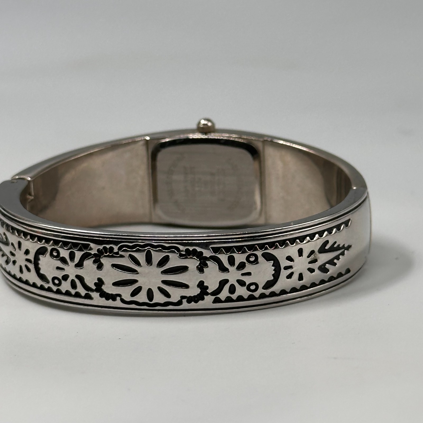 Studio Time Watch Women Silver Tone Etched Filigree Band New Battery 6.75″