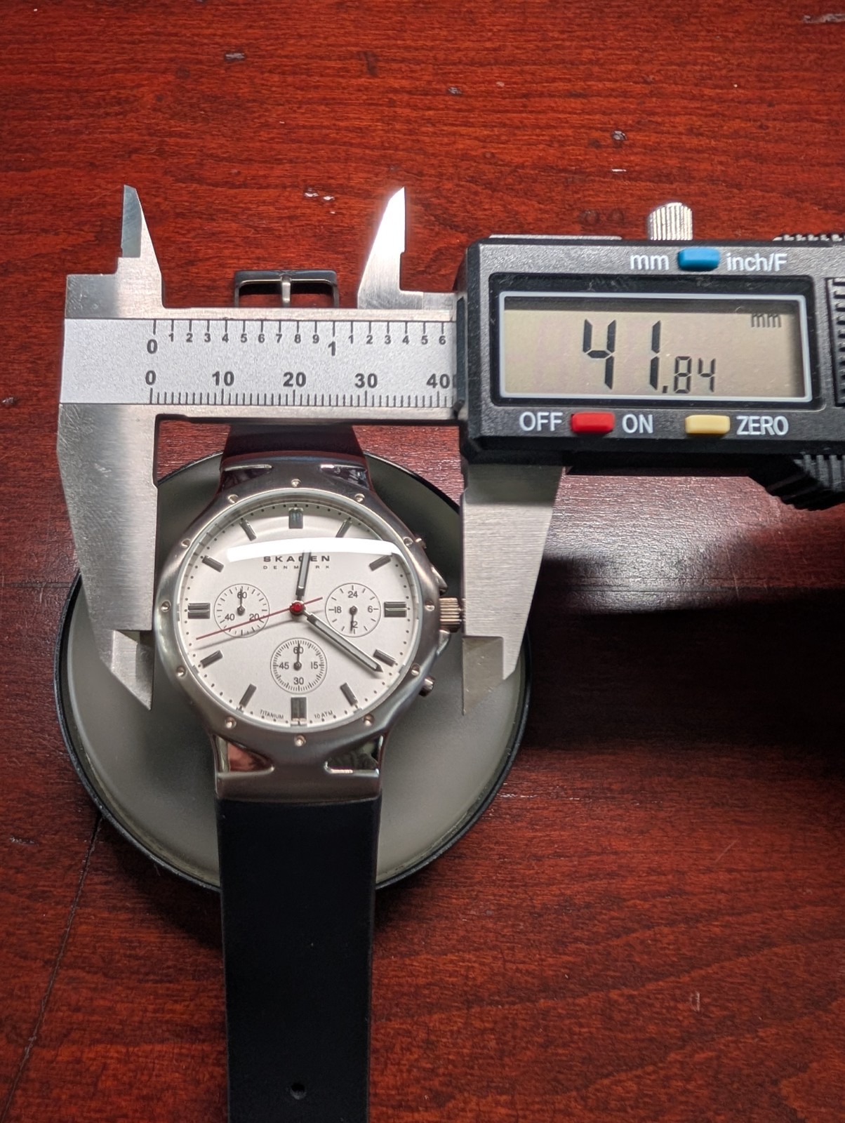 Men’s Skagen All Titanium Quartz Chronograph 489LTRW Working Great Condition