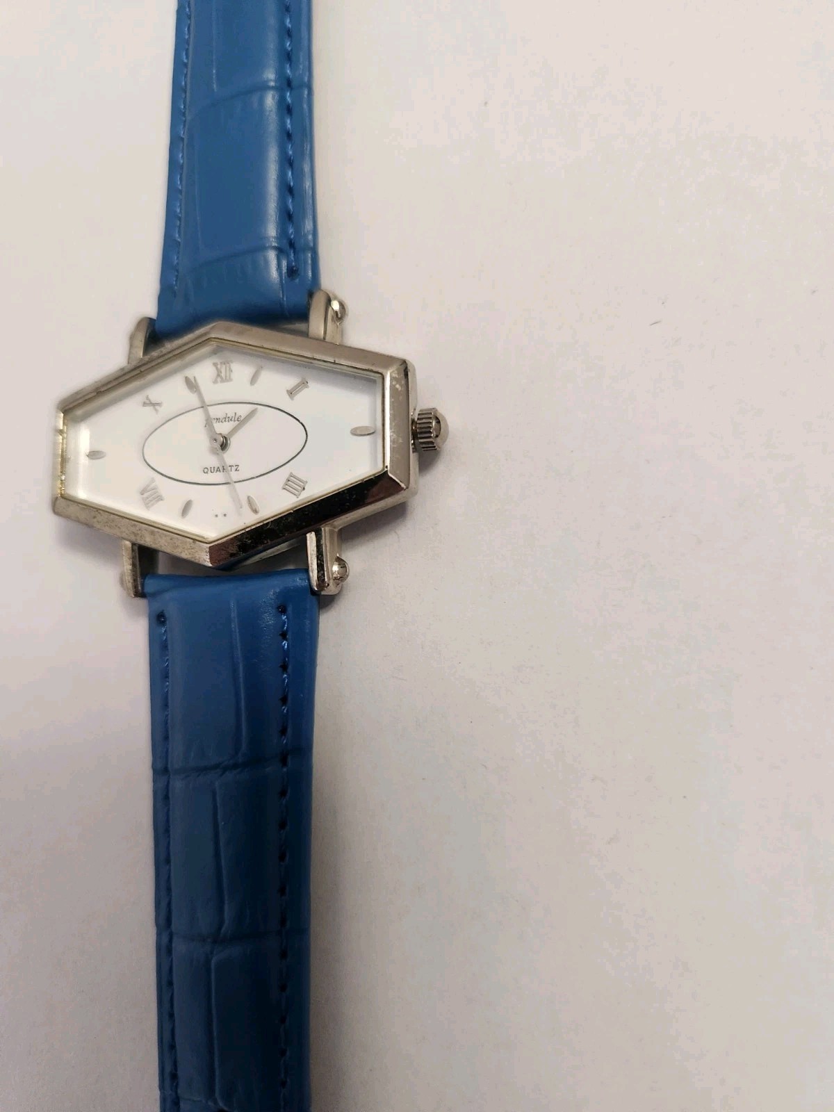 Pendule Quartz Tonneau Watch White Dial Roman Blue Strap