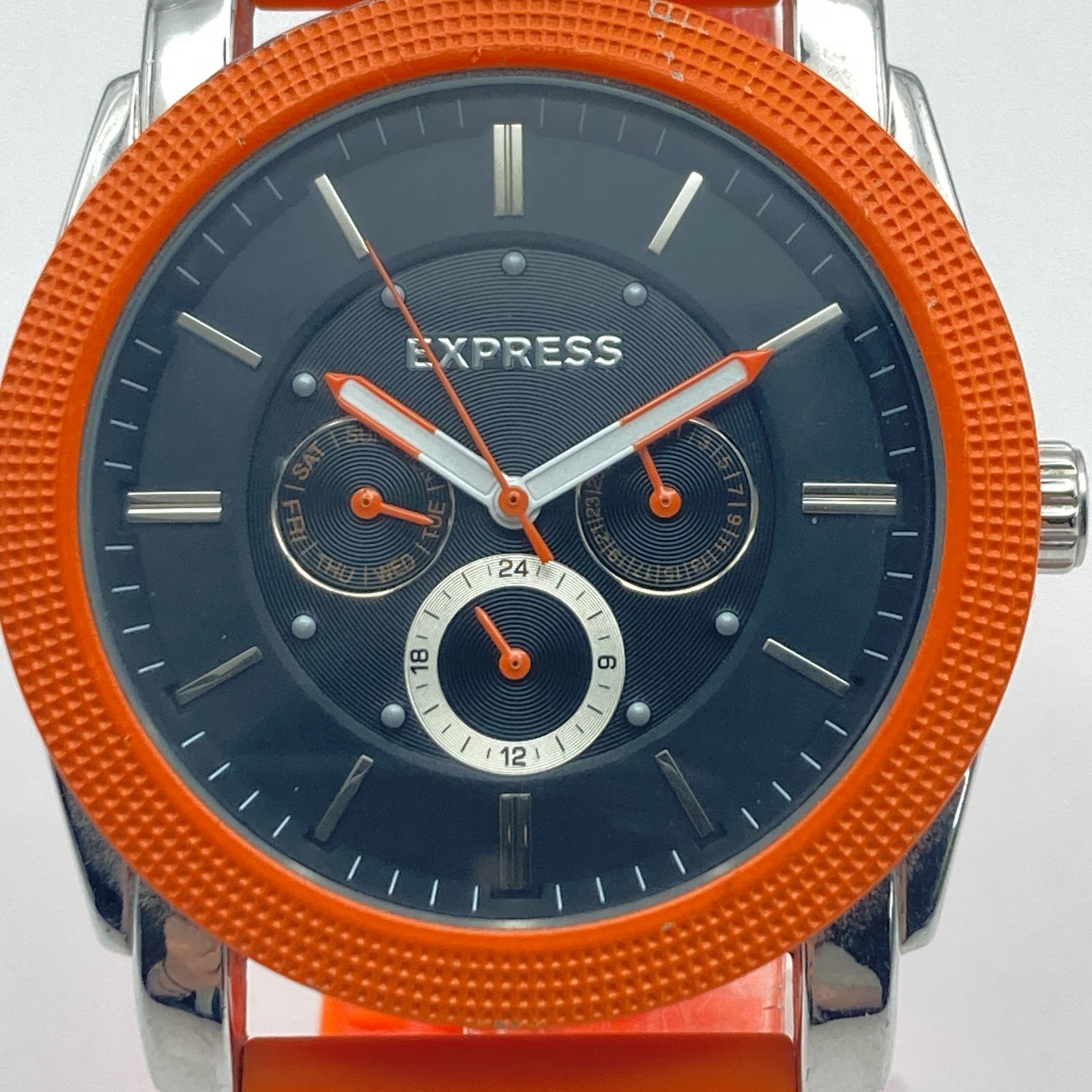 Express Men’s Watch 45mm Silver Tone Orange Day Date Silicone New Battery 9.5″
