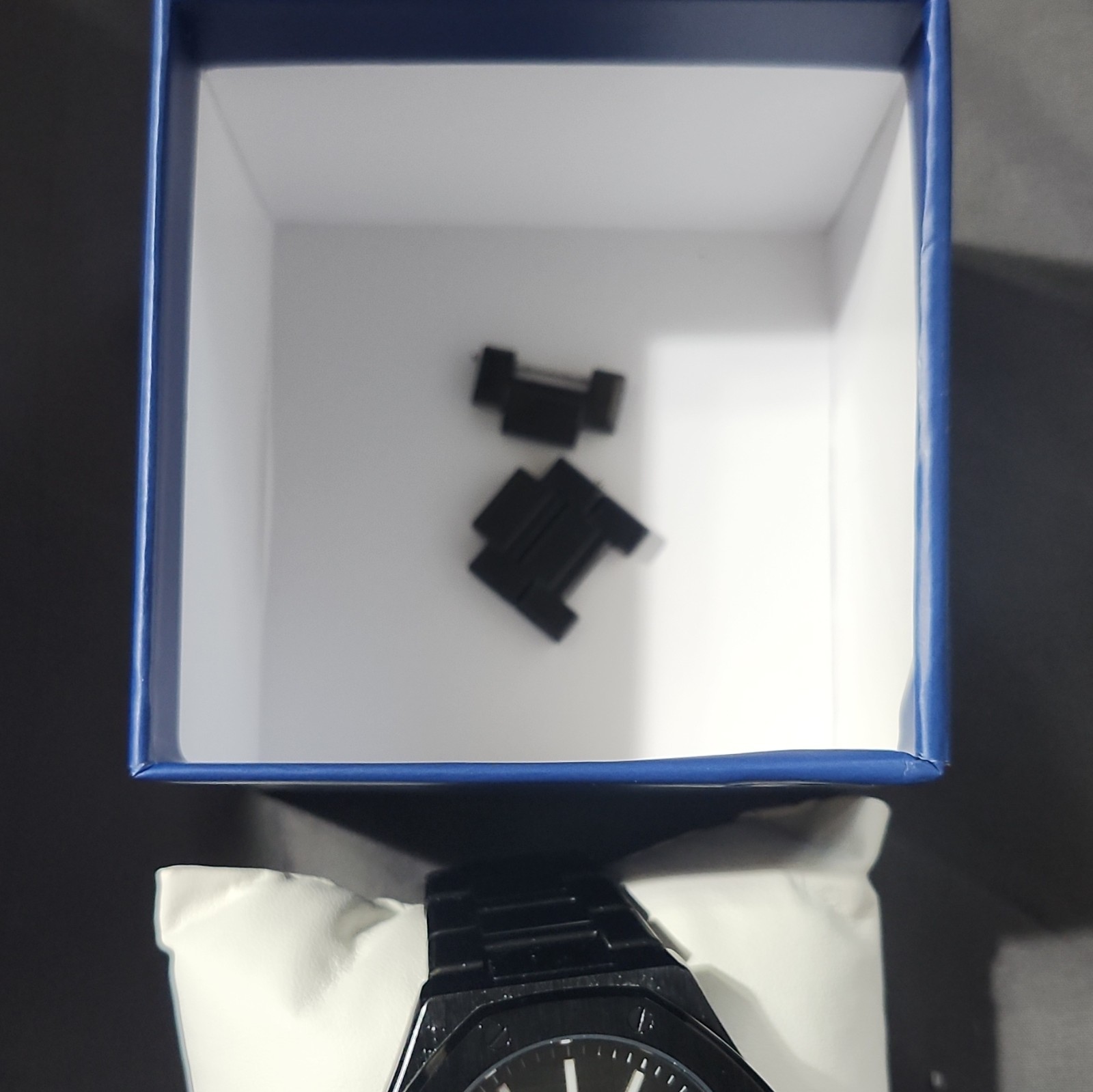 Montres Prestige Quartz Analog 30m 45mm Black Octagon Metal Bracelet w/ Box