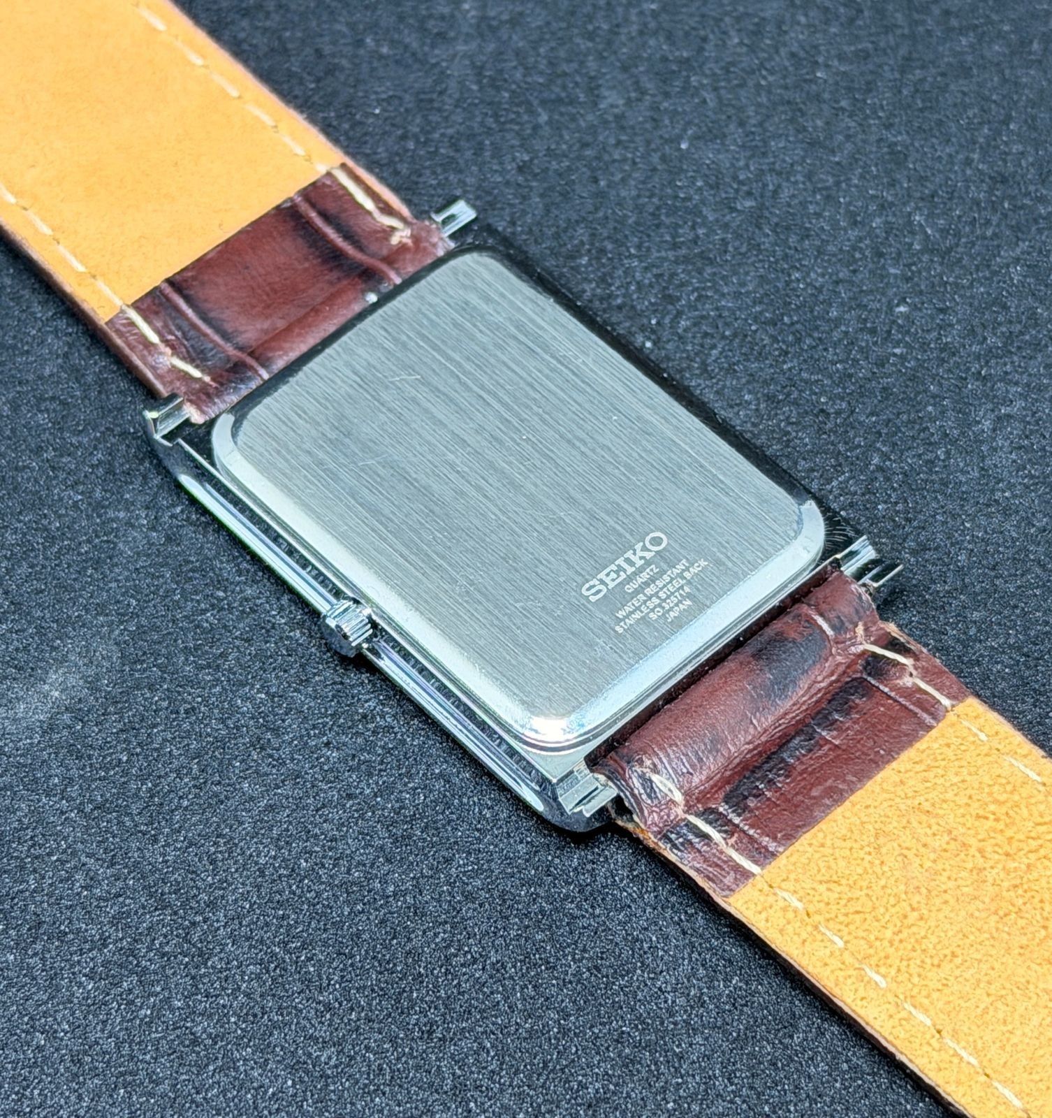 Rare Vintage Seiko Slim Quartz Men’s Wrist Watch