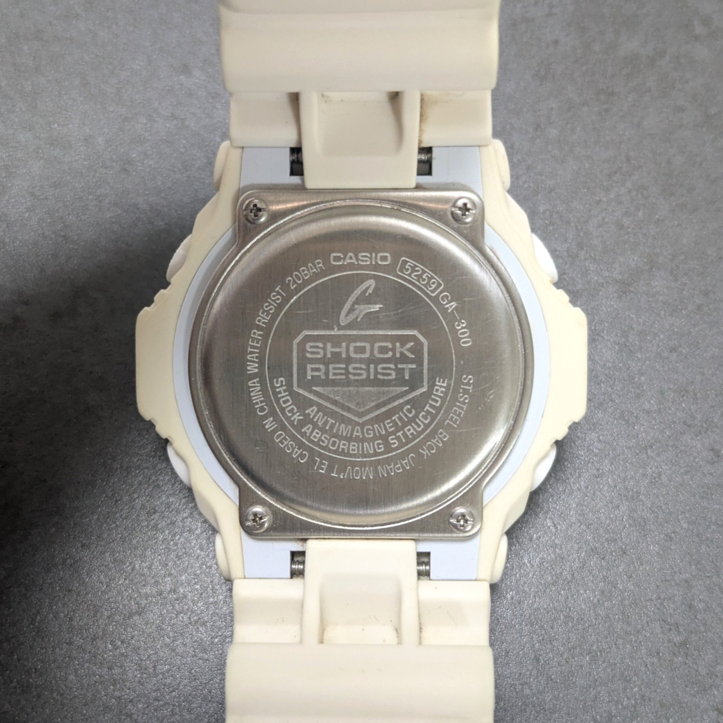 Casio G-SHOCK GA-300 White 5259 Men’s Watch Pre-Owned Working Battery Included