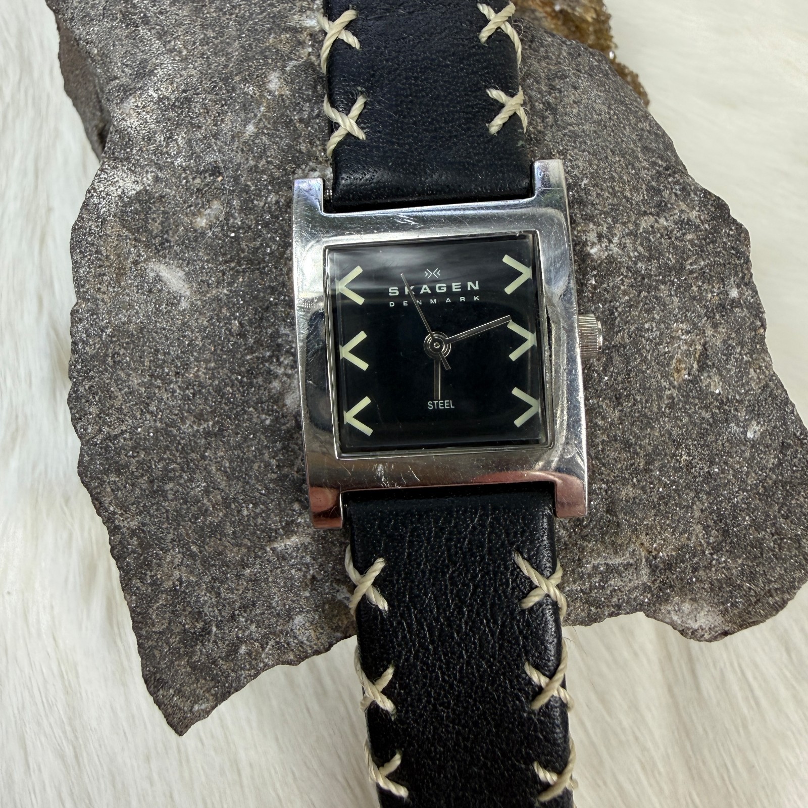 Skagen Denmark Classic Watch Black & Silver Tone NEW BATTERY