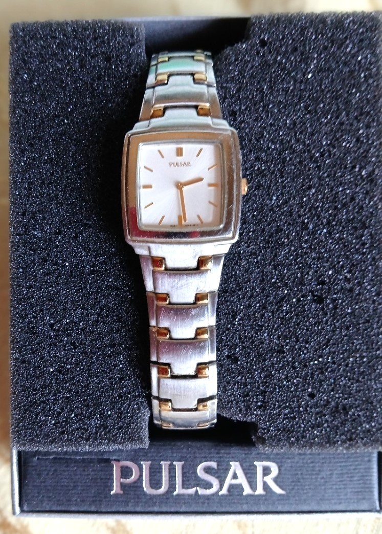 Pulsar Two Toned Square Face Analog Bracelet Band / New Battery Original Box