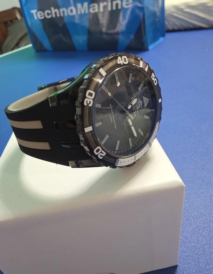 ?Invicta Subaqua Men’s Watch 44mm- Grey Black And White Rotating Bezel-Silcone