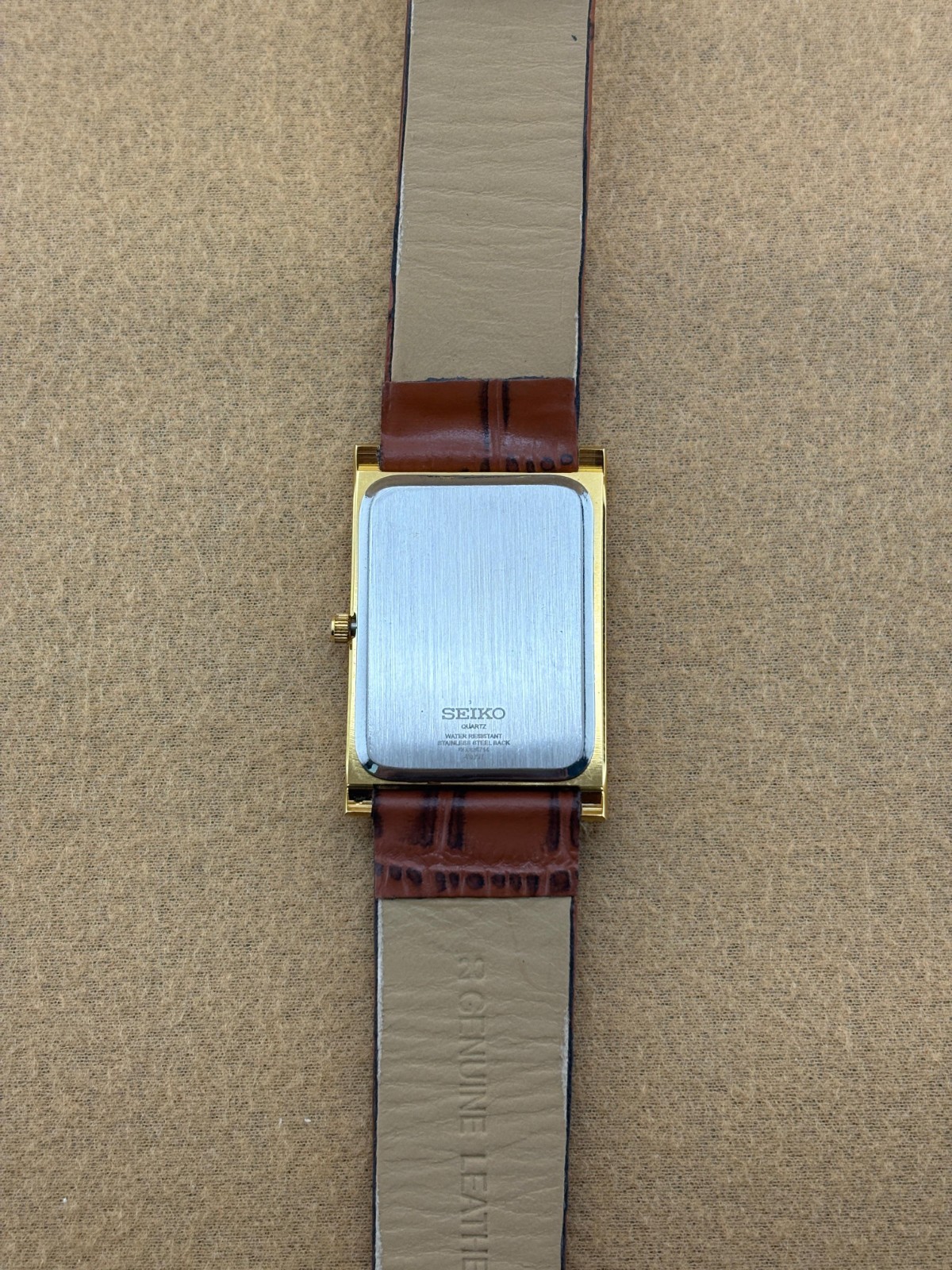 WHITE DIAL-Vintage Seiko Slim Quartz Men’s Wrist Watch