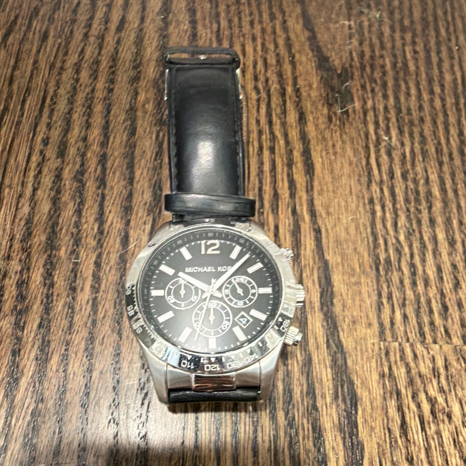 Michael Kors MK-8215 Men’s Black Dial Silver SS Quartz Chronograph Date 45mm