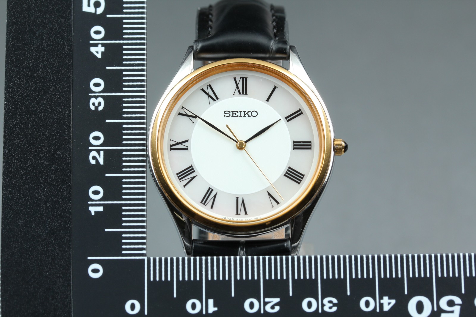 1995 [Near MINT] Seiko Dolce 8J41-0AJ0 33mm Gold Roman MOP HAQ Quartz Mens Watch
