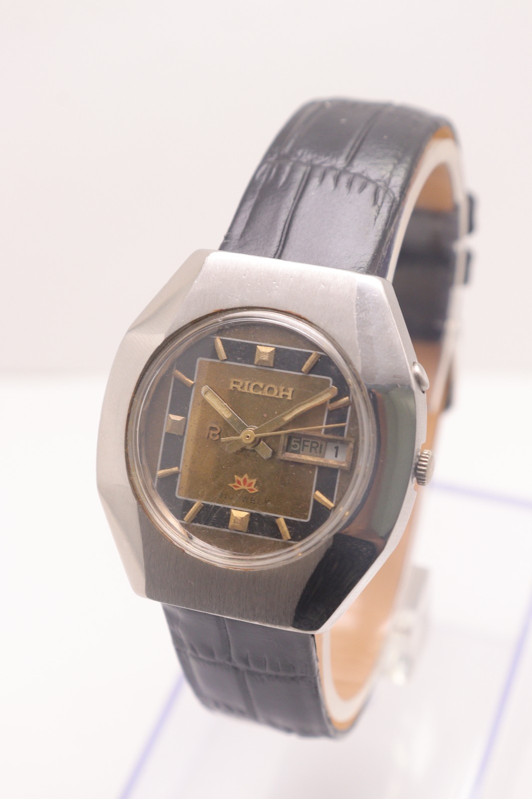 Vintage Ricoh automatic Day Date Movement R31 Japan made men’s watch.