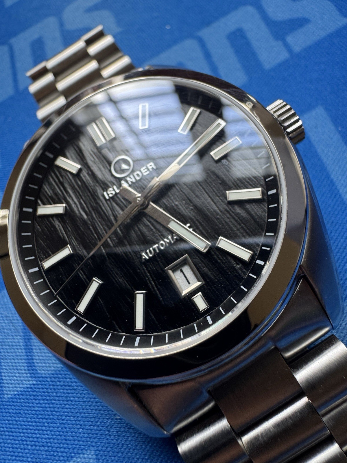 Islander Upper Brookville ISL -289 Black Birch Dial