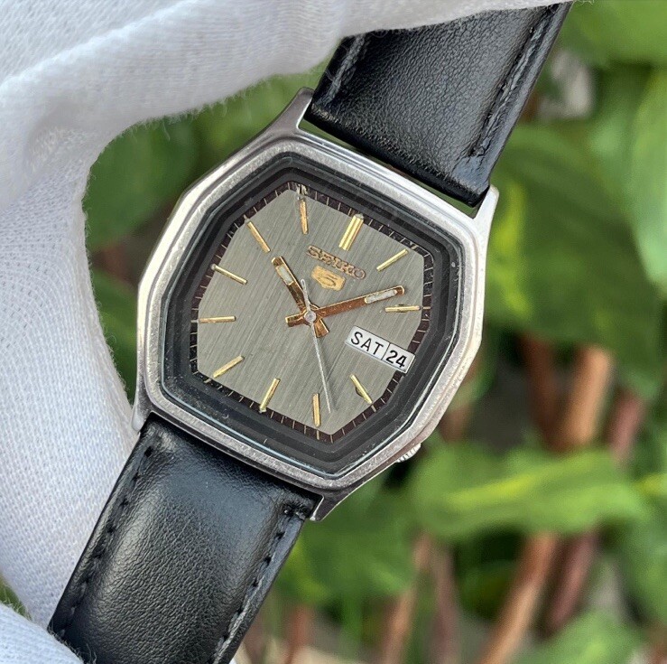 Vintage Seiko 5 Automatic Tonneau Shape Gun Metallic Dial Japan Men Watch 6309.