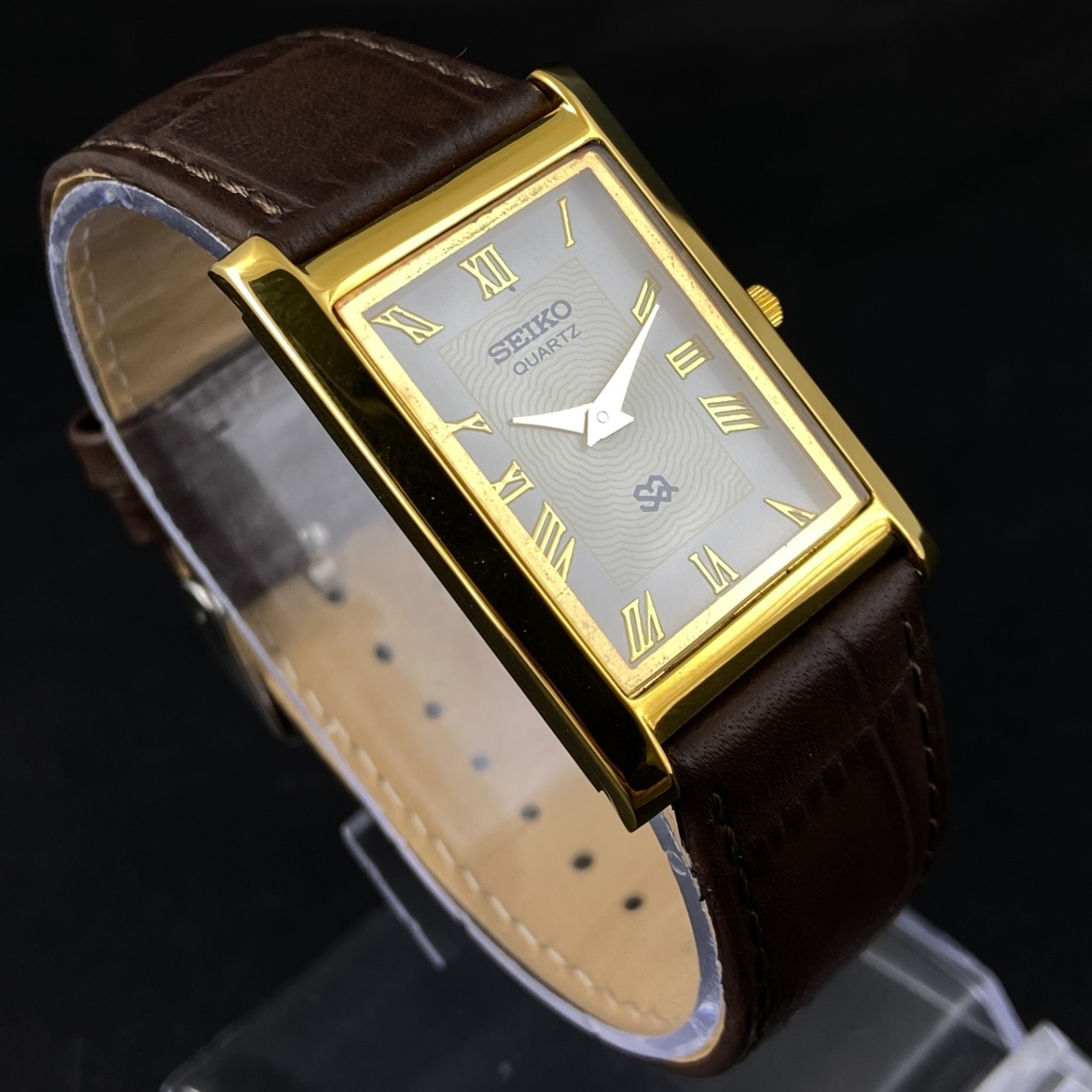 Vintage Seiko Slim Quartz White Face Rectangle Japanese 26MM Case Mens Watch S09