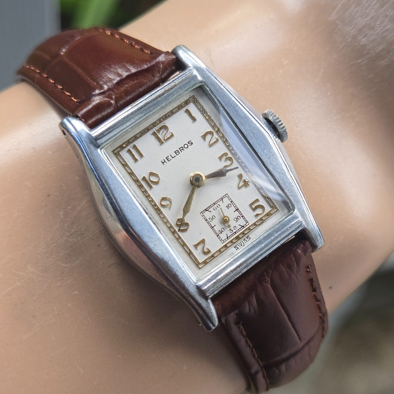 Vintage HELBROS men’s manual wind watch AS 970 Tonneau-shaped Number dial 1940s