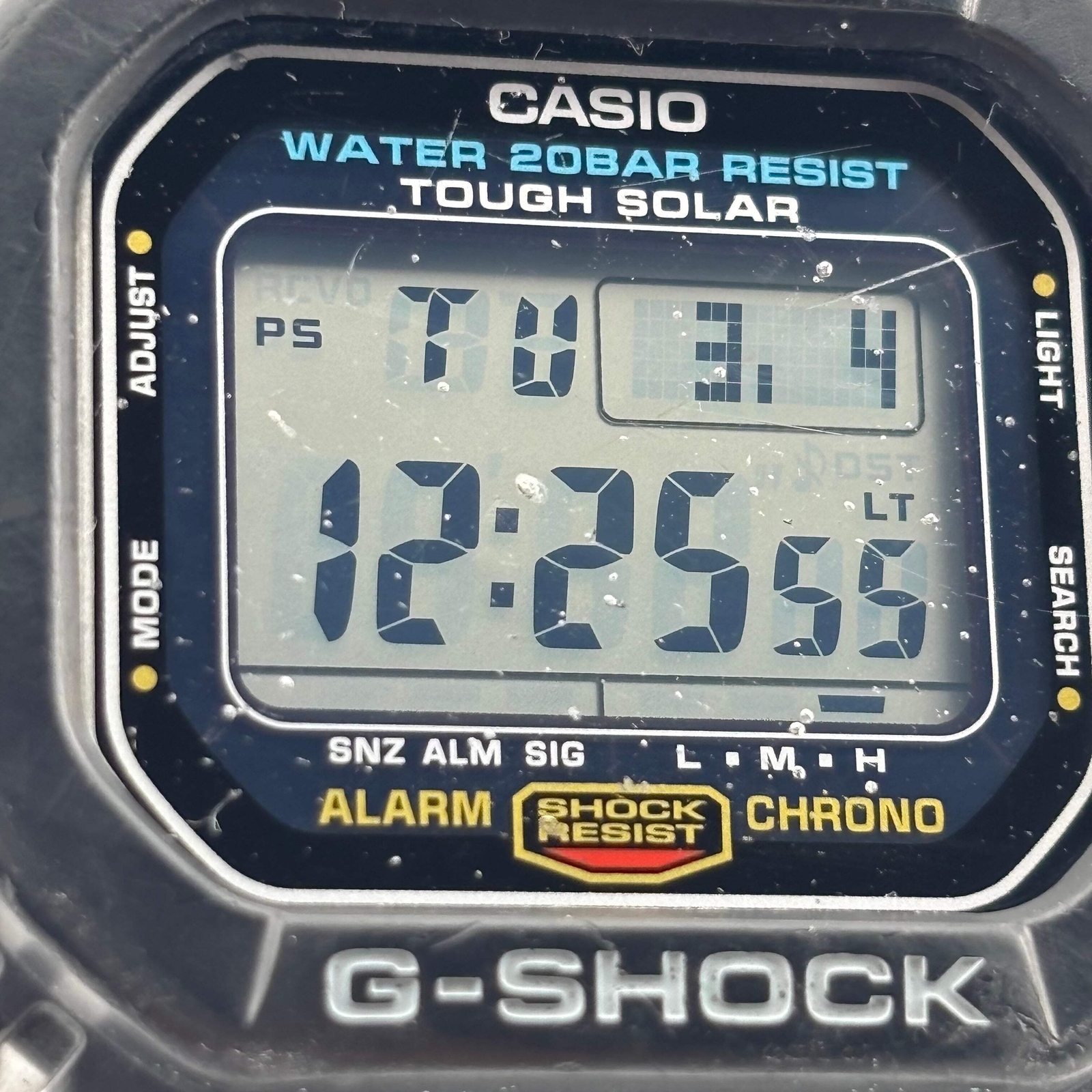 CASIO G-SHOCK G-5600UE Tough Solar Windshield damaged World Time 43.9mm