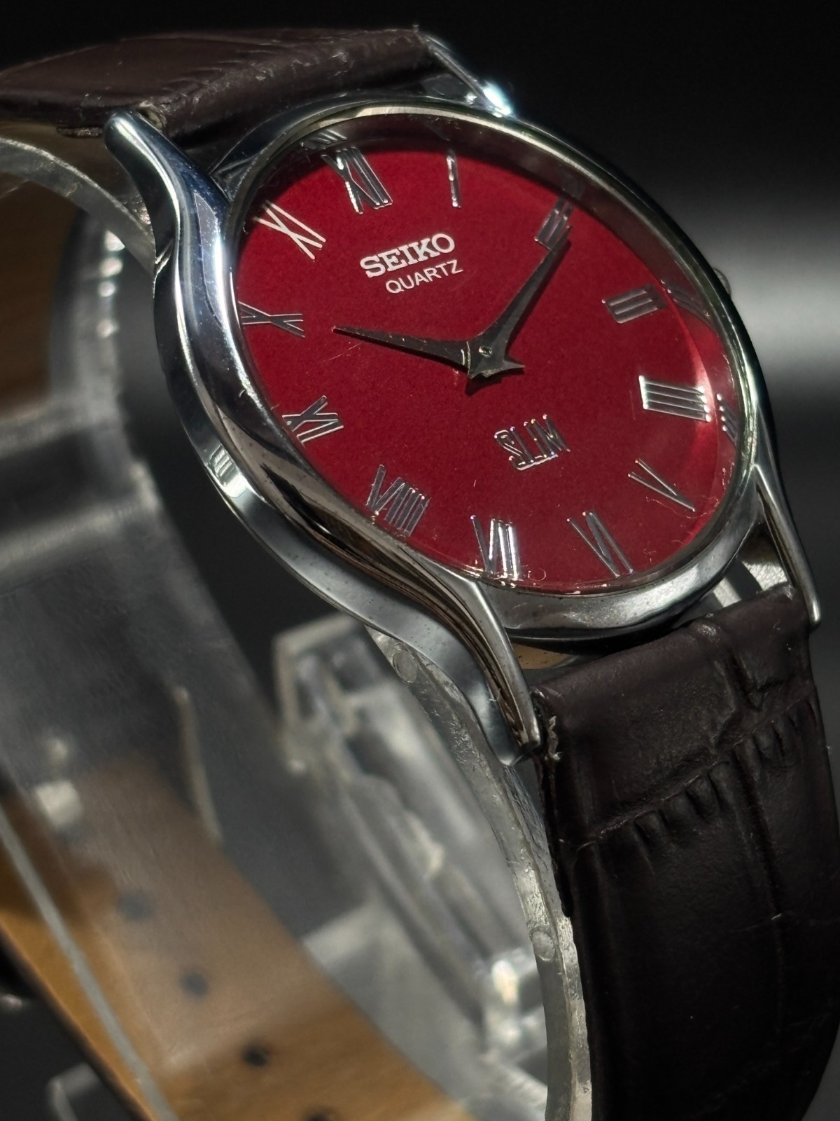 Vintage Seiko Slim Men’s Leather Strap Wrist watch-Roman Dial