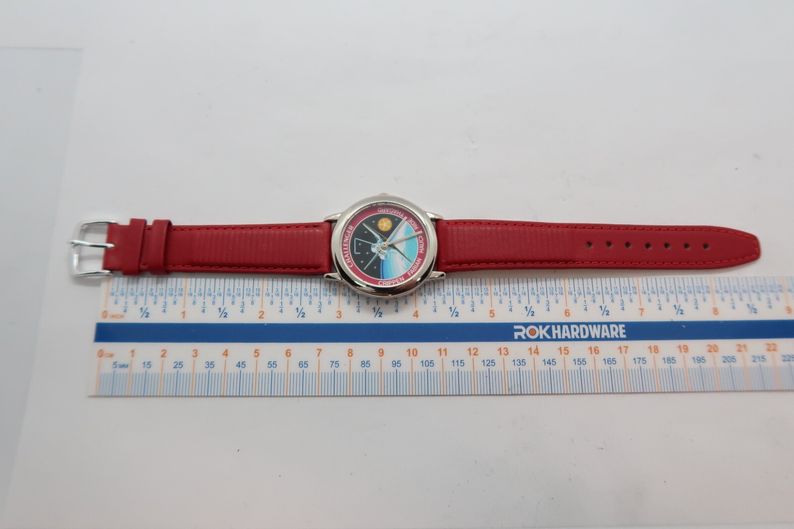 NASA, Space “Challenger 7”, RARE UNISEX Red Leather Band QZ CHARACTER WATCH,165